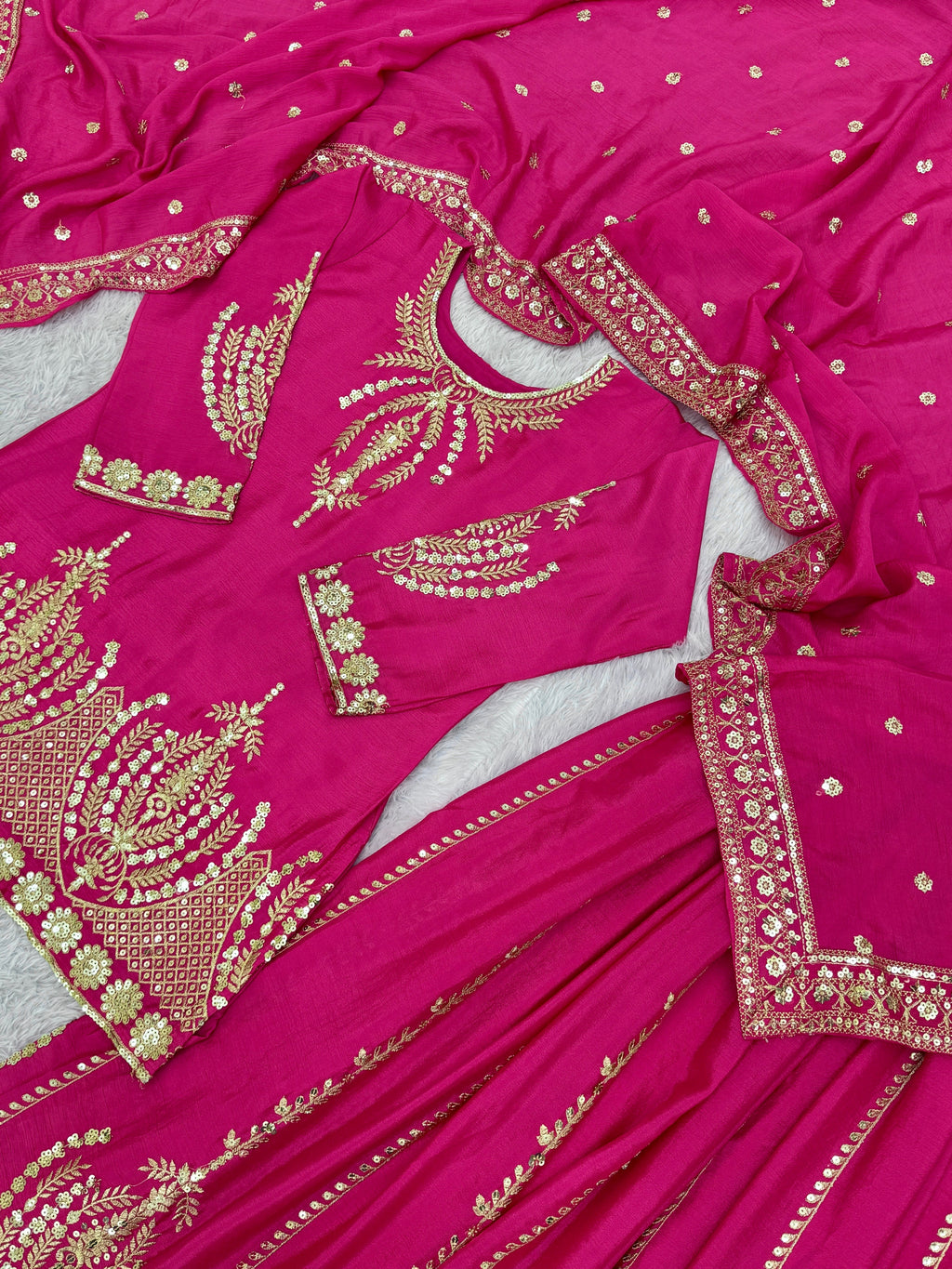 पार्टी वियर डिज़ाइनर टॉप और बॉटम दुपट्टे के साथ