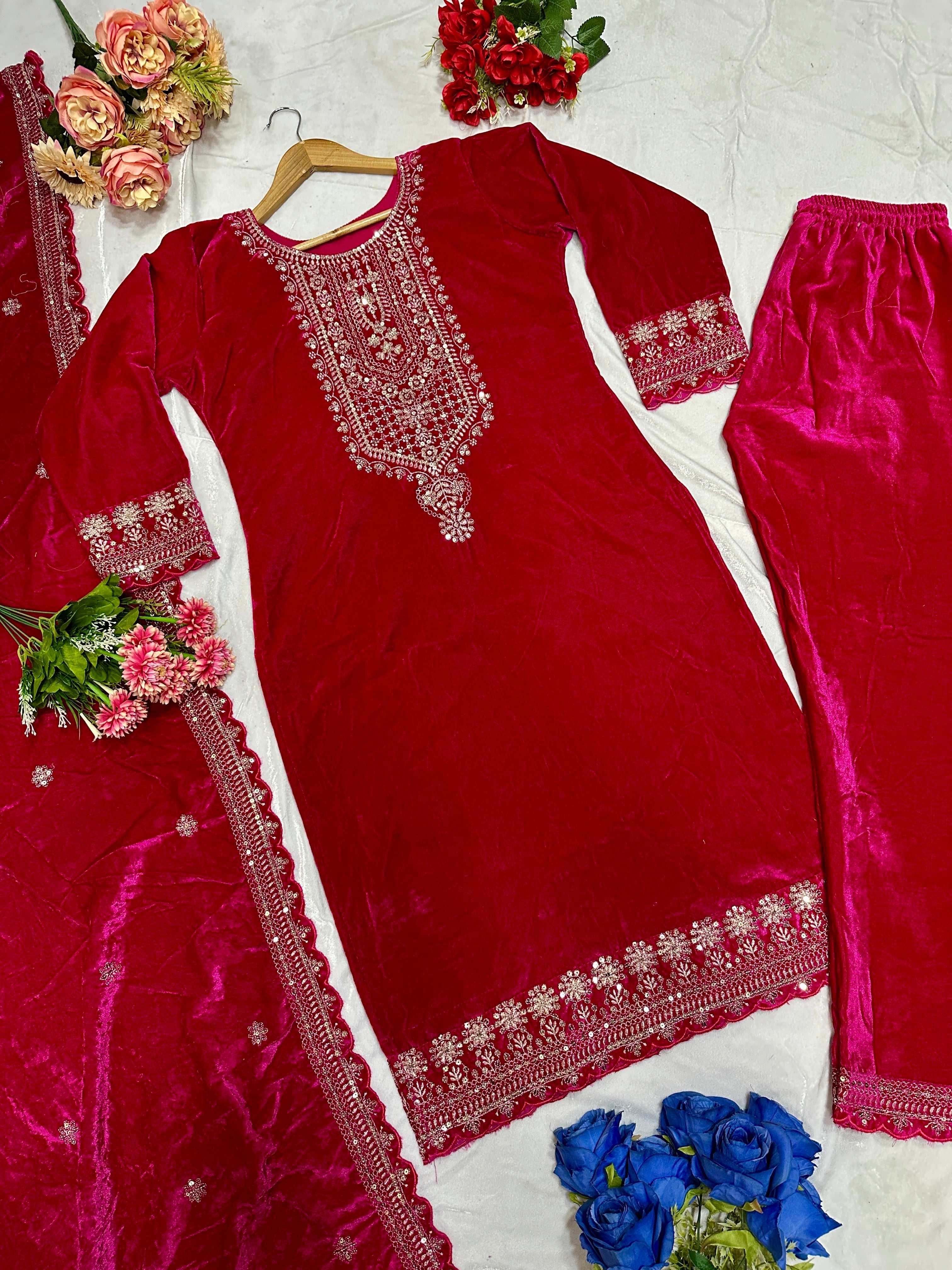 पार्टी वियर लुक खूबसूरत टॉप और पैंट दुपट्टे के साथ