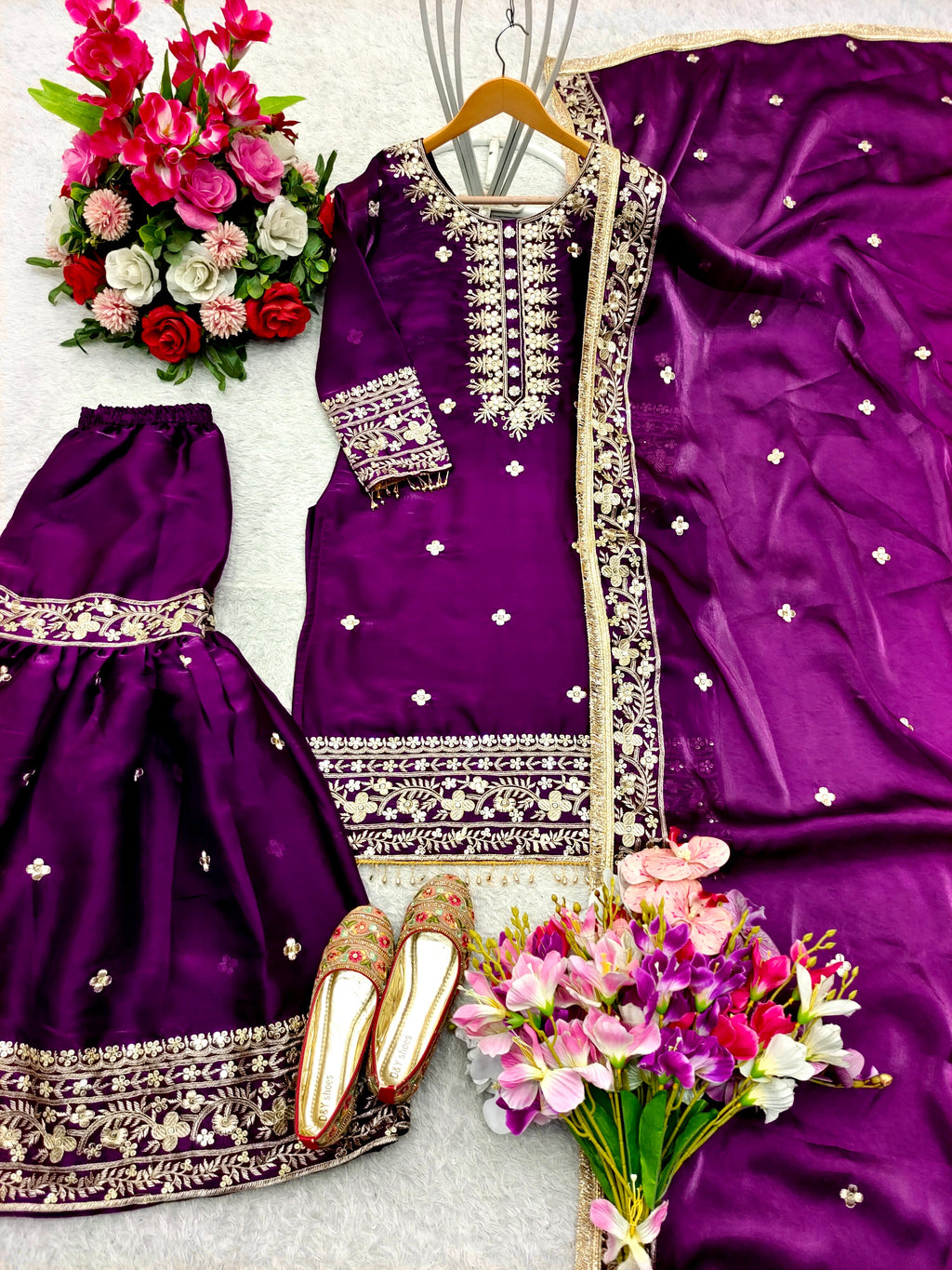 डिज़ाइनर पार्टी वियर टॉप-सररा और खूबसूरत दुपट्टा सेट