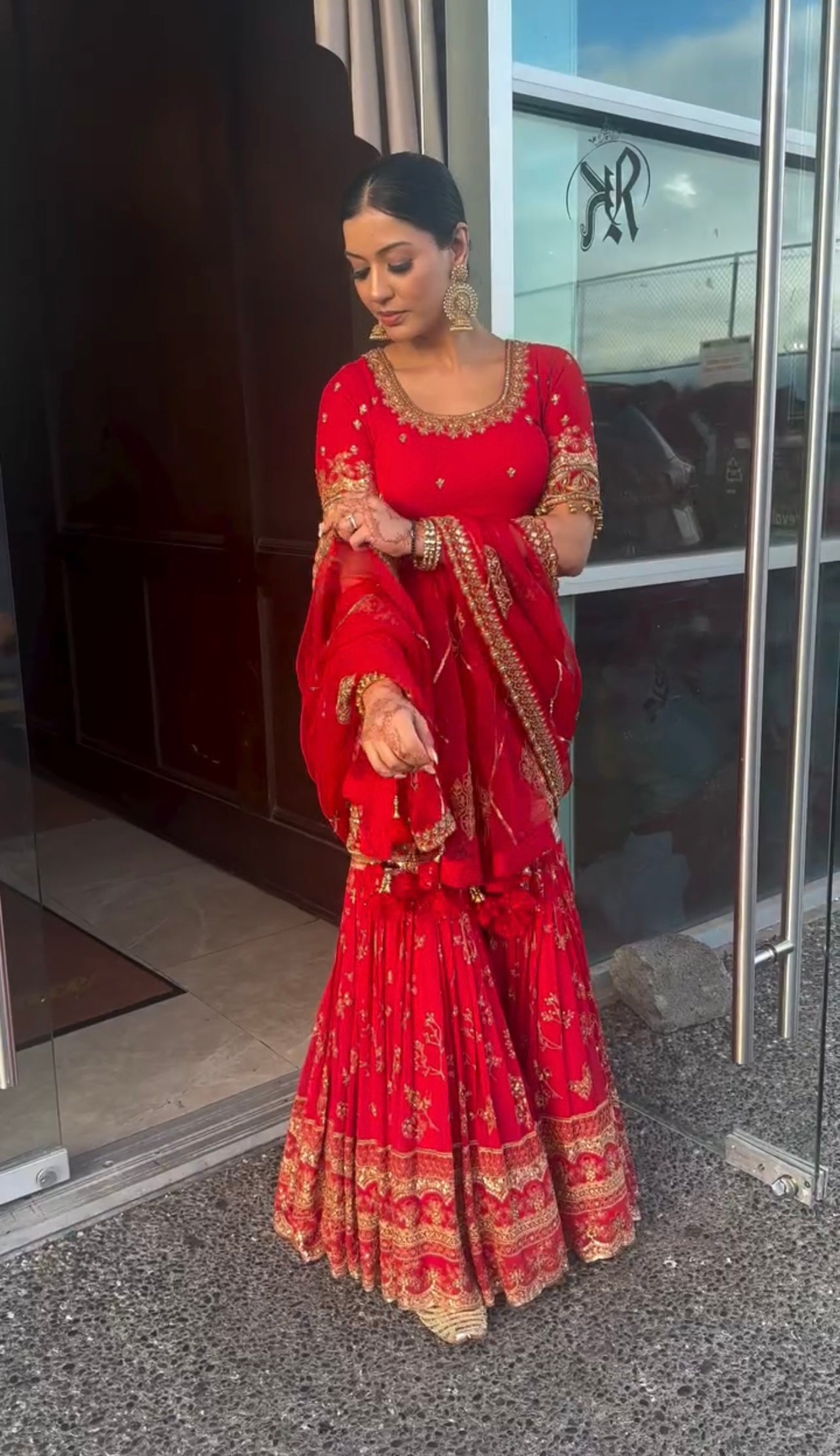 डिज़ाइनर पार्टी वियर लुक टॉप, शरारा प्लाज़ो और दुपट्टा