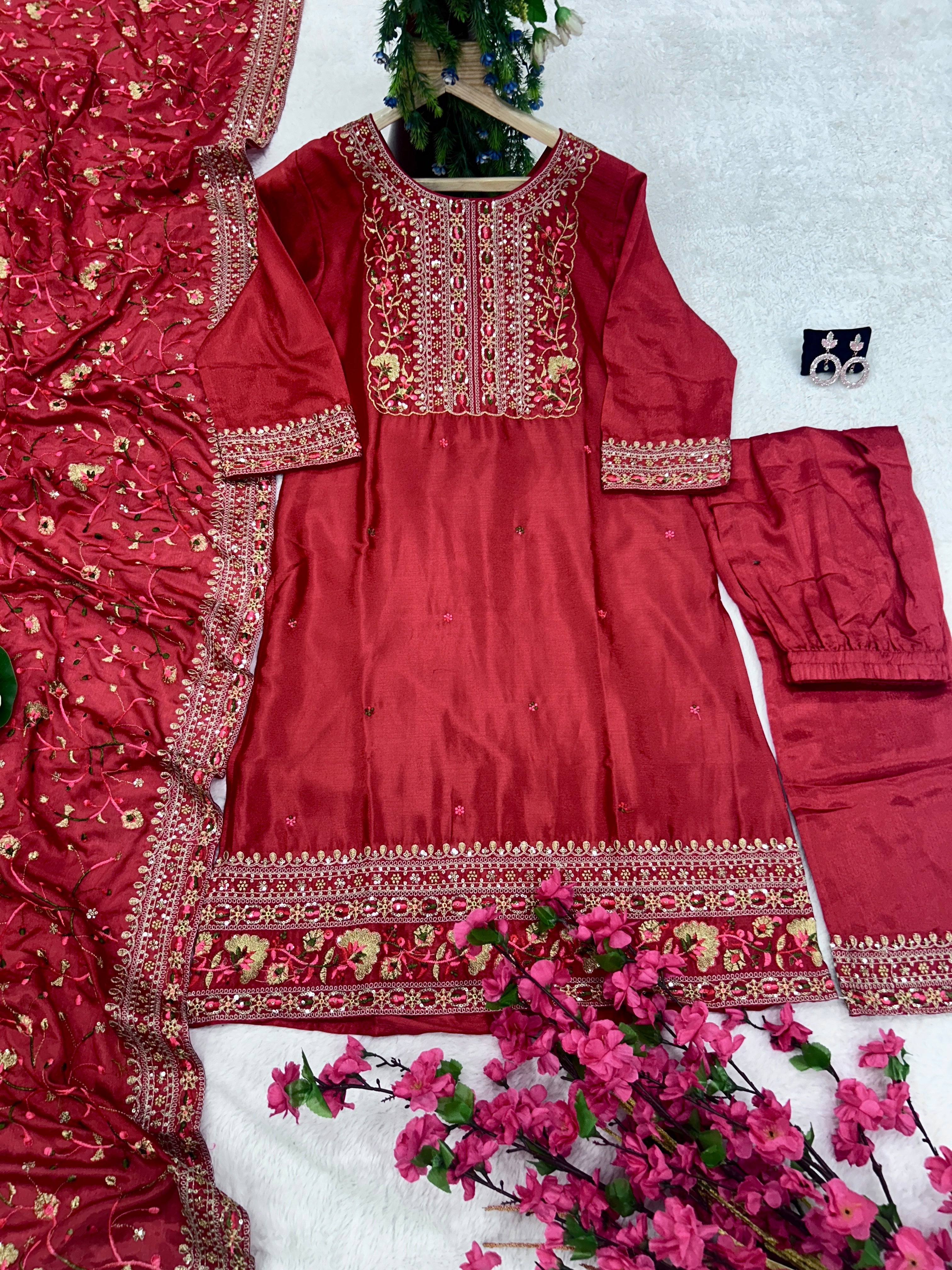 पार्टी वियर खूबसूरत सूट-पेंट और फैंसी दुपट्टा