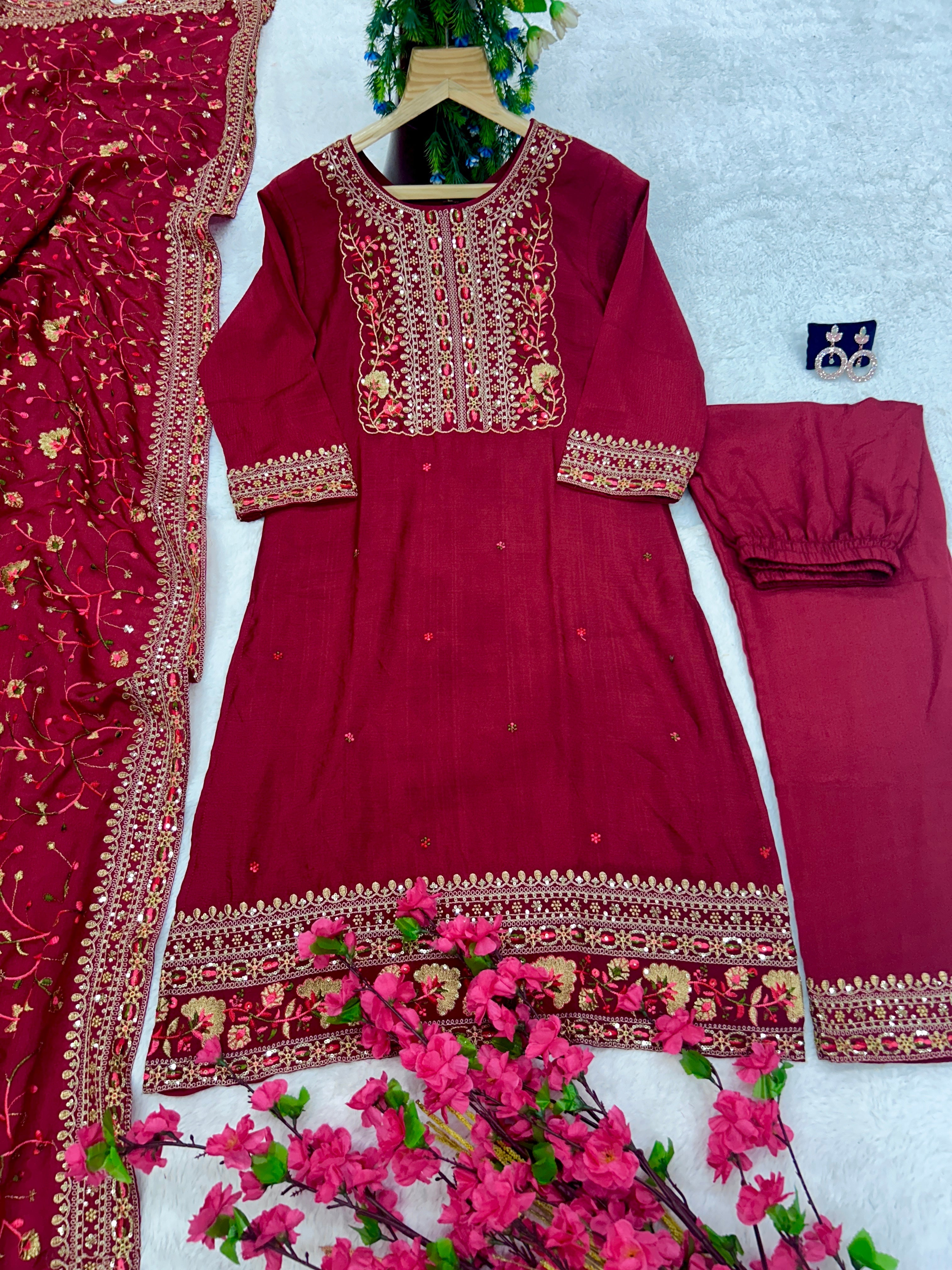 पार्टी वियर खूबसूरत सूट-पेंट और फैंसी दुपट्टा