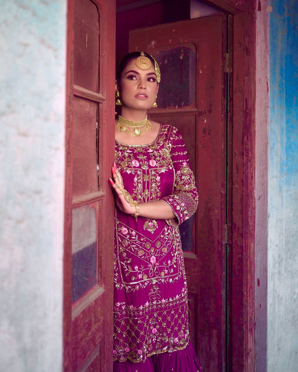 पार्टी वियर खूबसूरत टॉप-बॉटम और फैंसी दुपट्टा