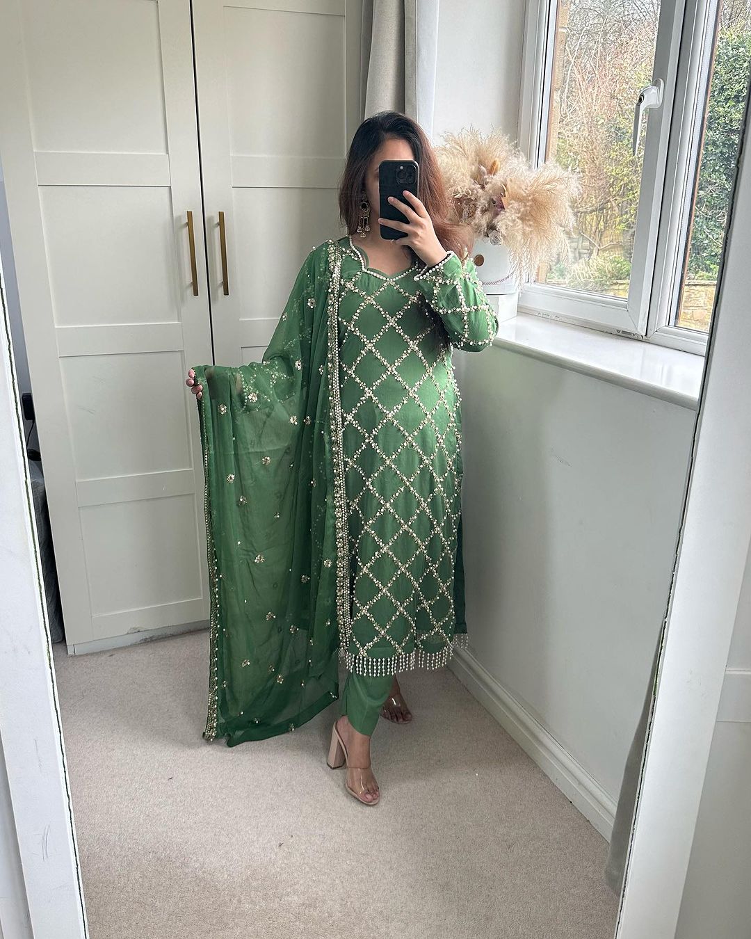 पार्टी वियर सुंदर टॉप बॉटम और फैंसी दुपट्टा