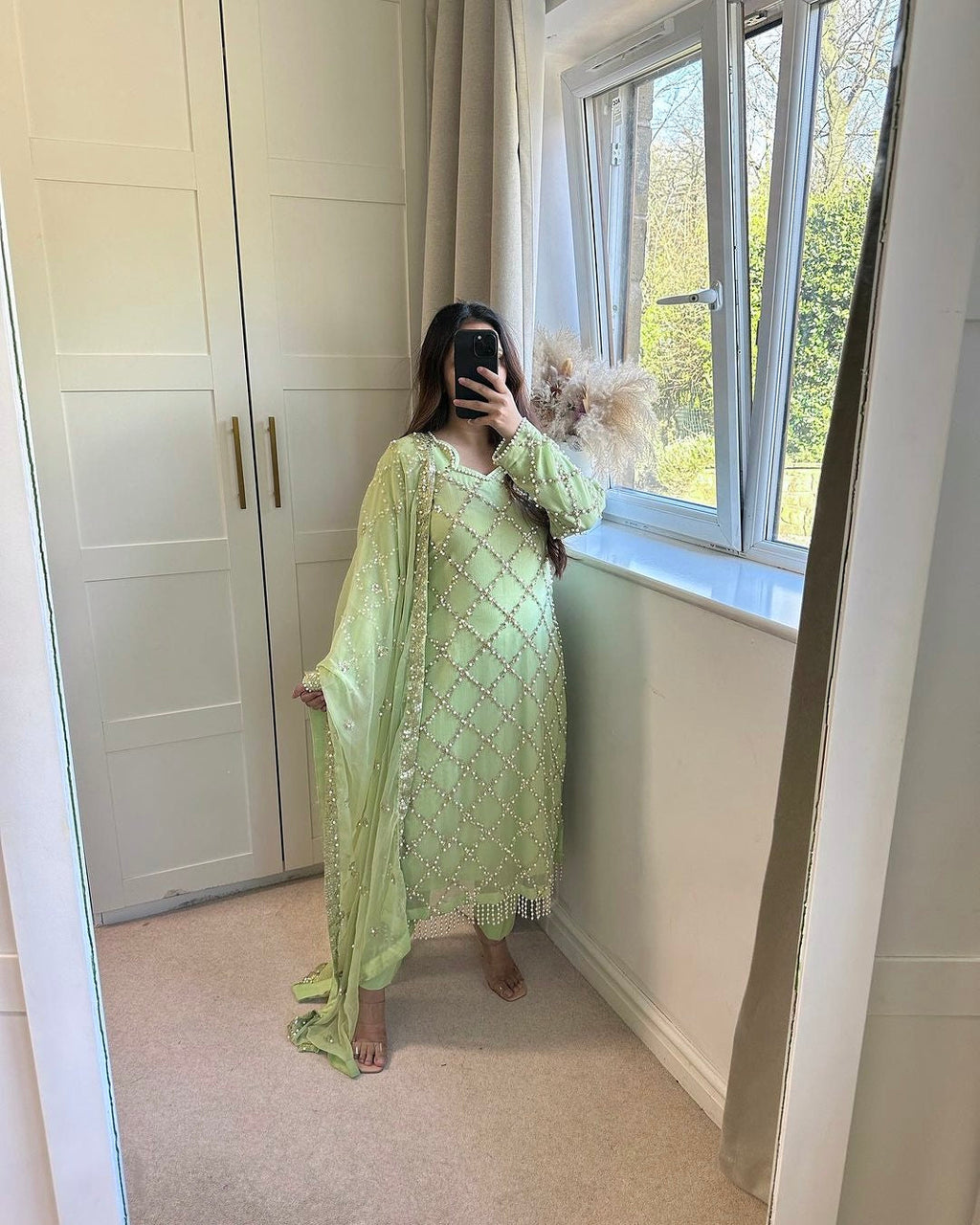 पार्टी वियर सुंदर टॉप बॉटम और फैंसी दुपट्टा