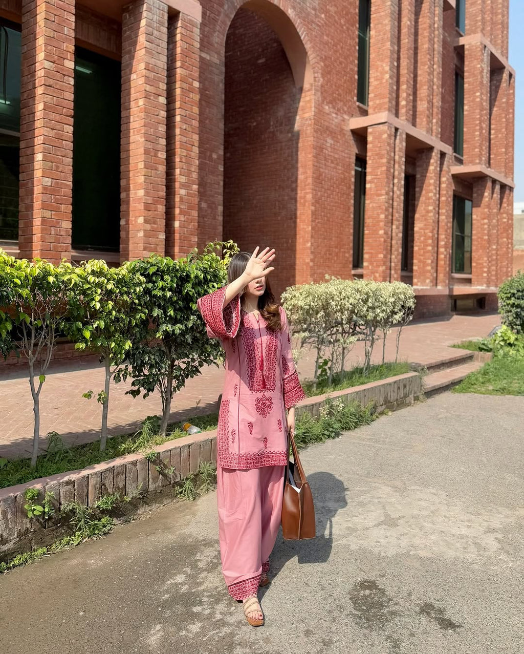 पार्टी वियर डिज़ाइनर टॉप बॉटम रियल मिरर हैंड वर्क के साथ