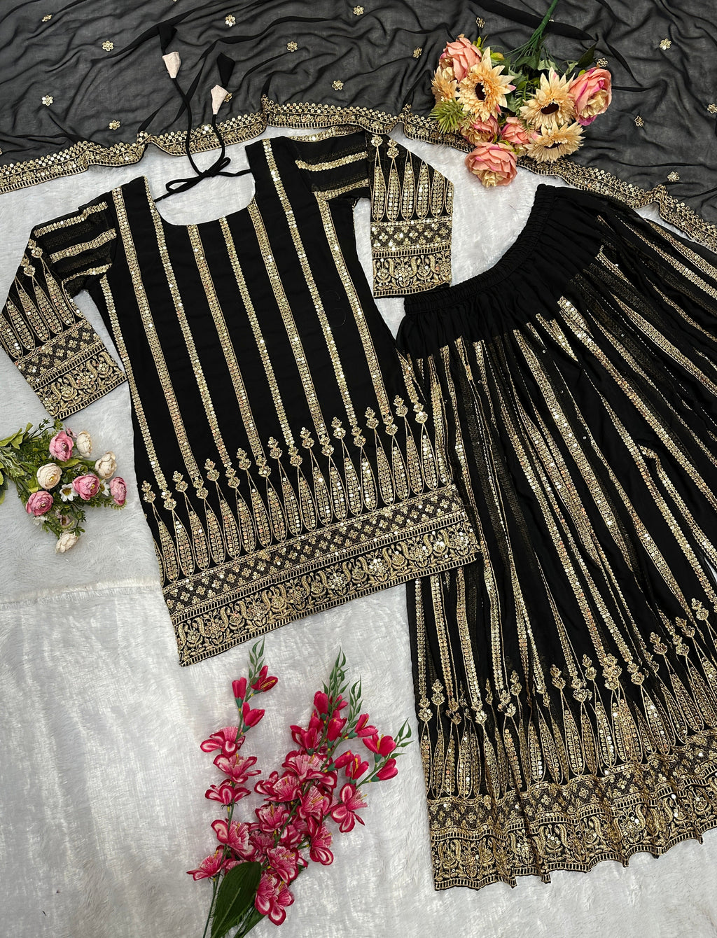 पार्टी वियर डिज़ाइनर टॉप और प्लाज़ो दुपट्टे के साथ