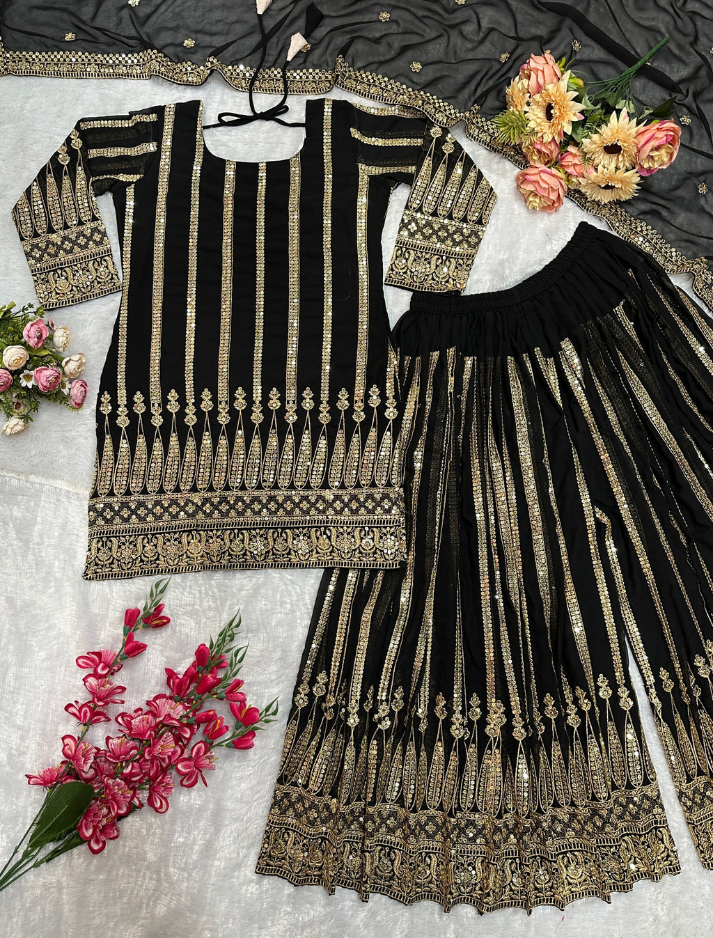 पार्टी वियर डिज़ाइनर टॉप और प्लाज़ो दुपट्टे के साथ