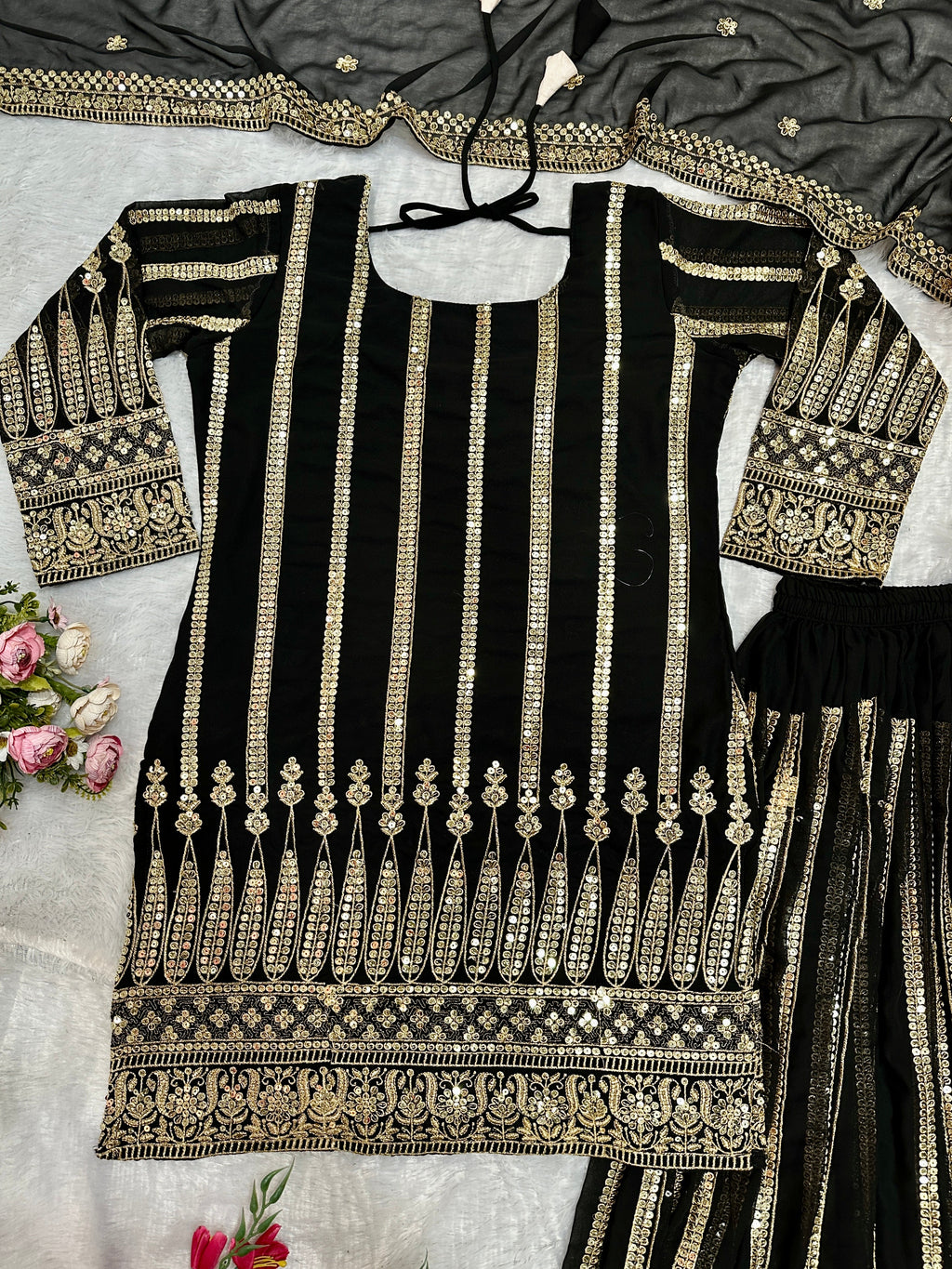 पार्टी वियर डिज़ाइनर टॉप और प्लाज़ो दुपट्टे के साथ