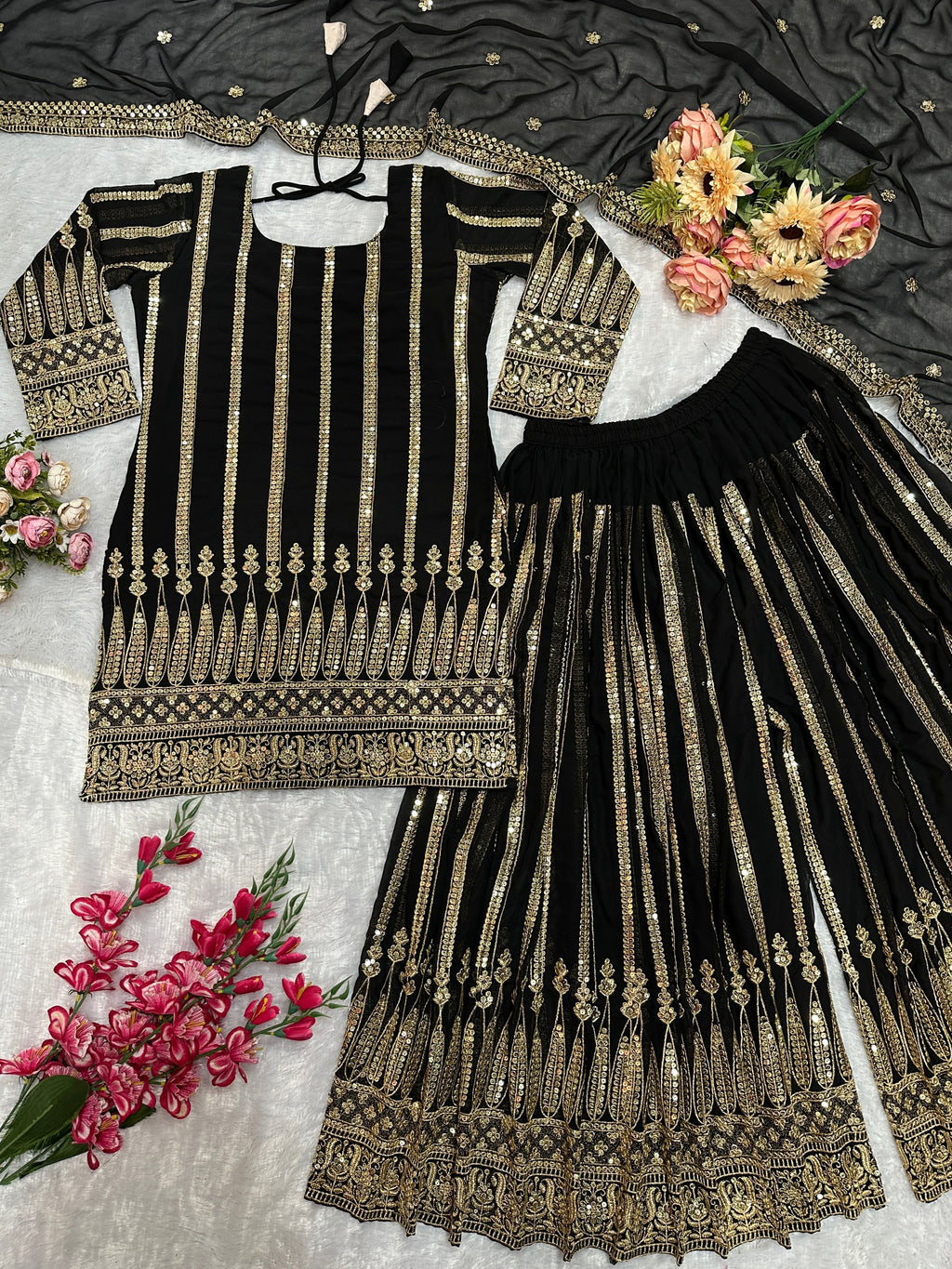 पार्टी वियर डिज़ाइनर टॉप और प्लाज़ो दुपट्टे के साथ