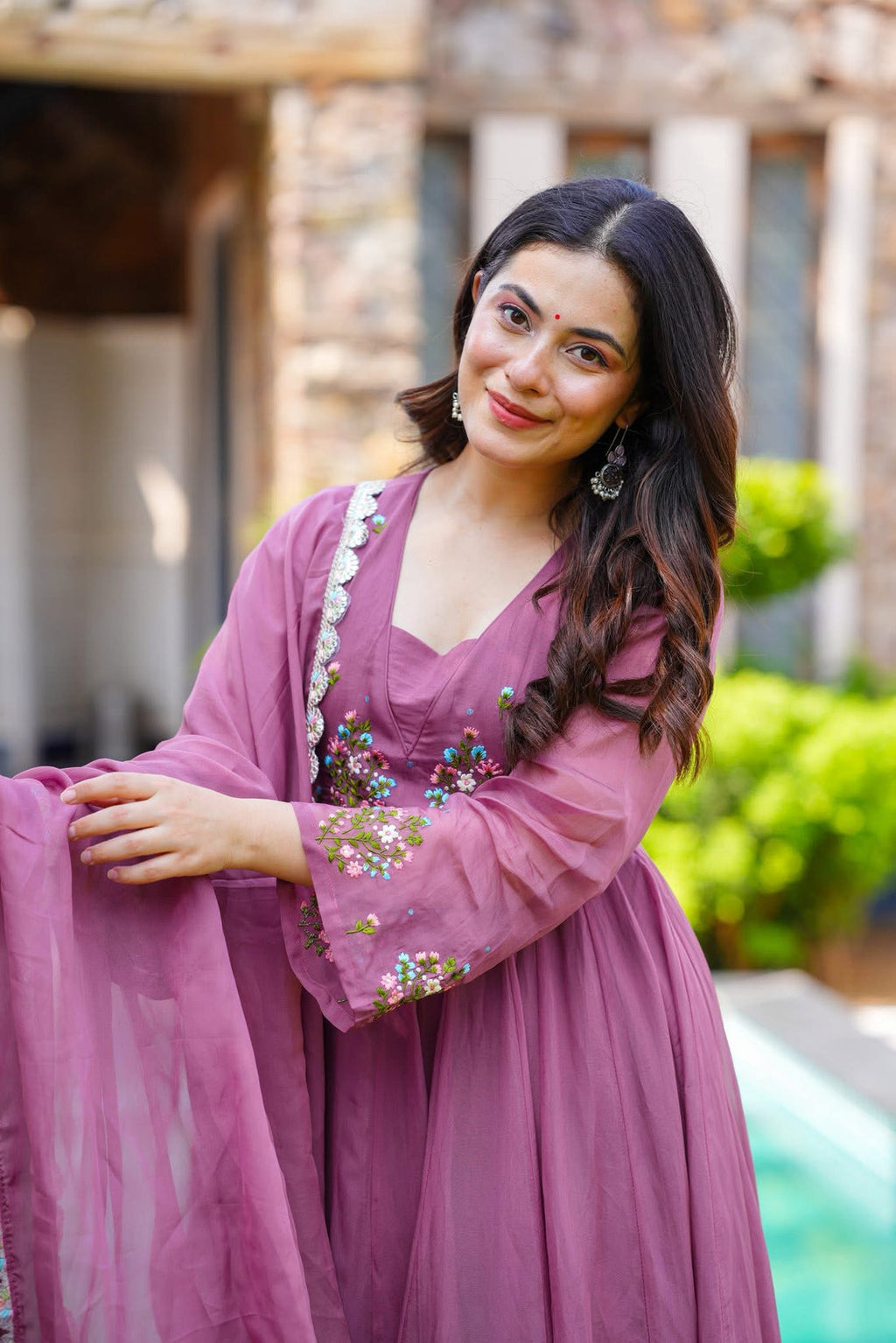 डिज़ाइनर पार्टी वियर लुक टॉप-प्लाज़ो और दुपट्टा कढ़ाई वर्क के साथ