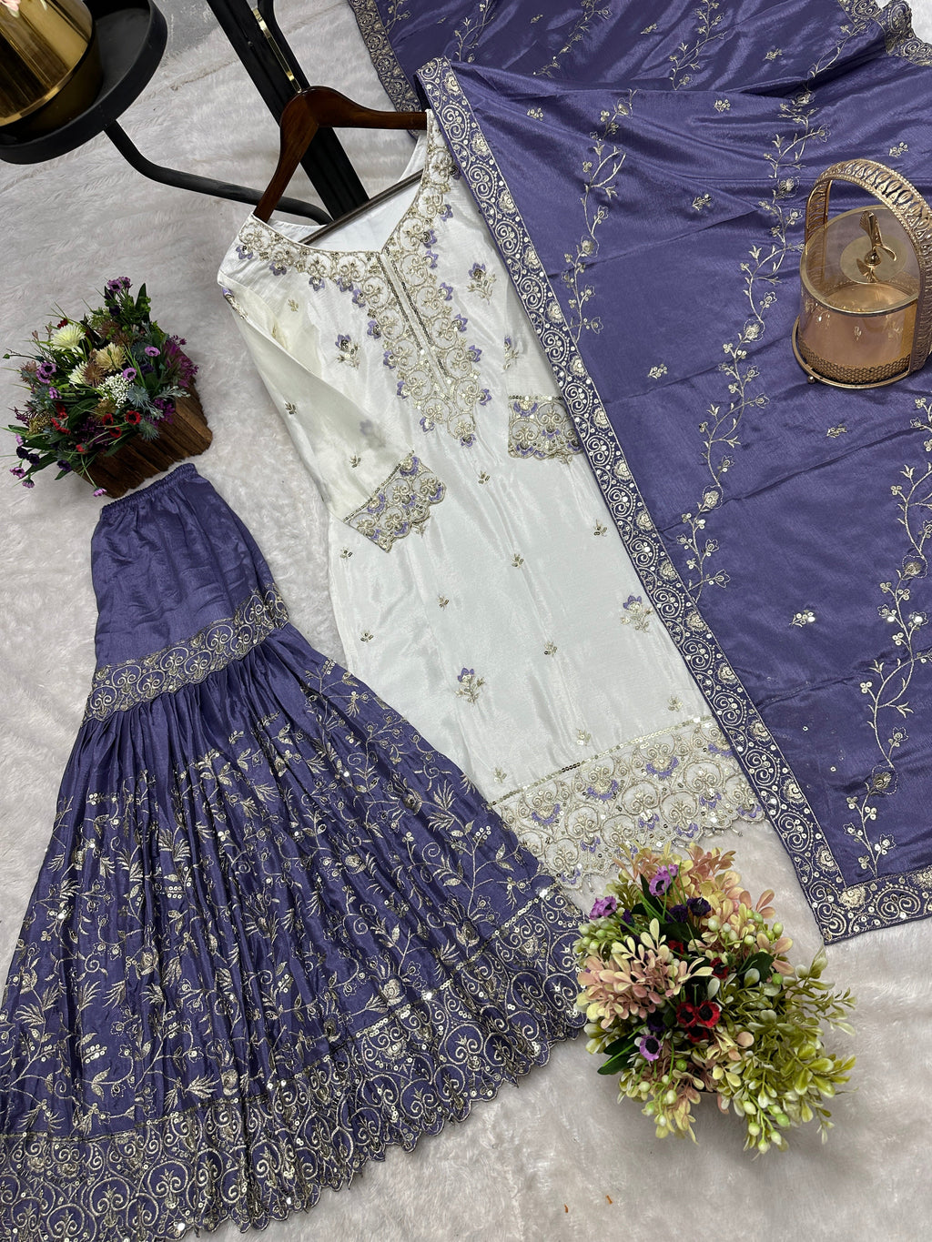 पार्टी में पहनने के लिए सुंदर टॉप और बॉटम दुपट्टे के साथ