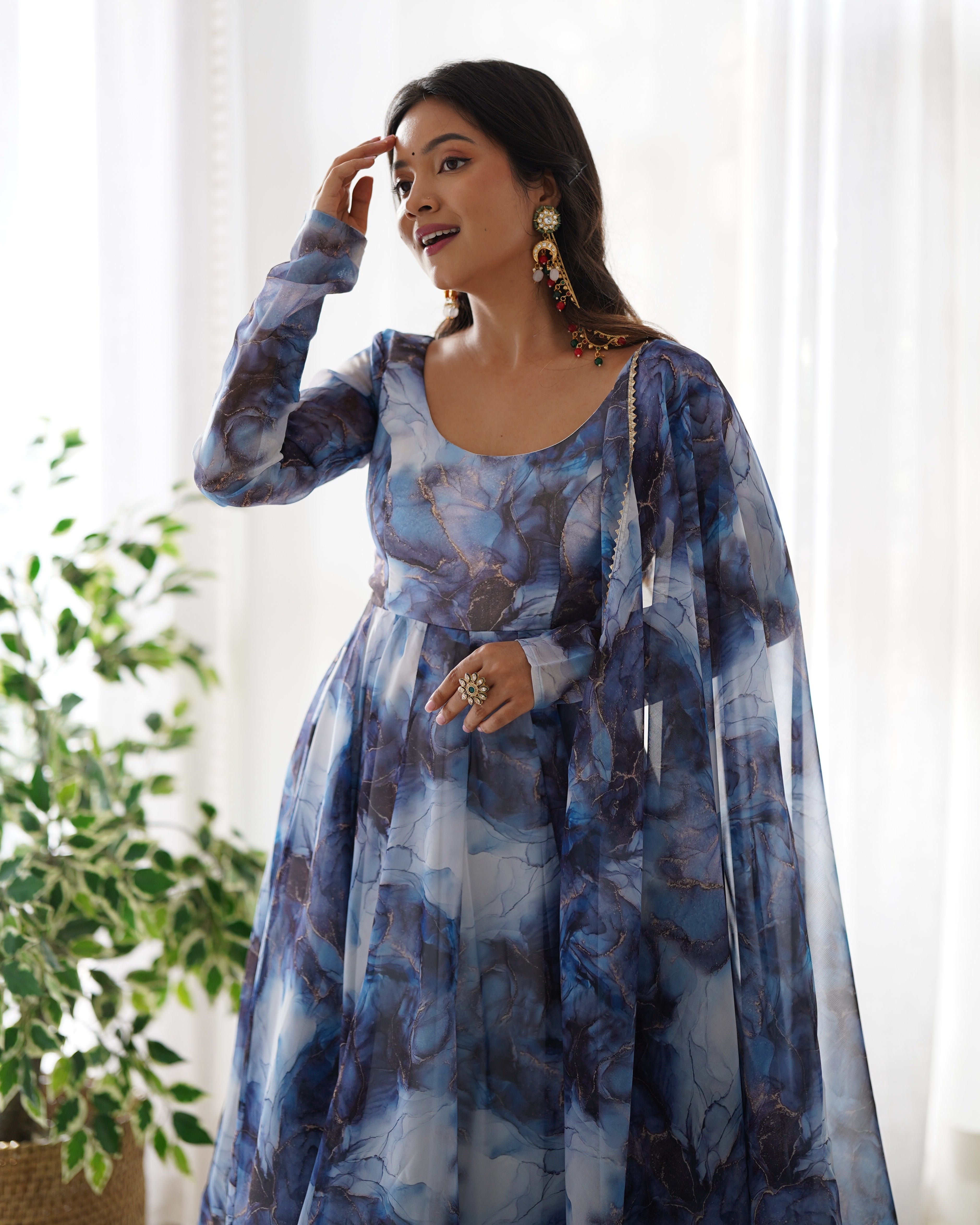 पार्टी वियर सुंदर अनारकली गाउन, पैंट और दुपट्टा