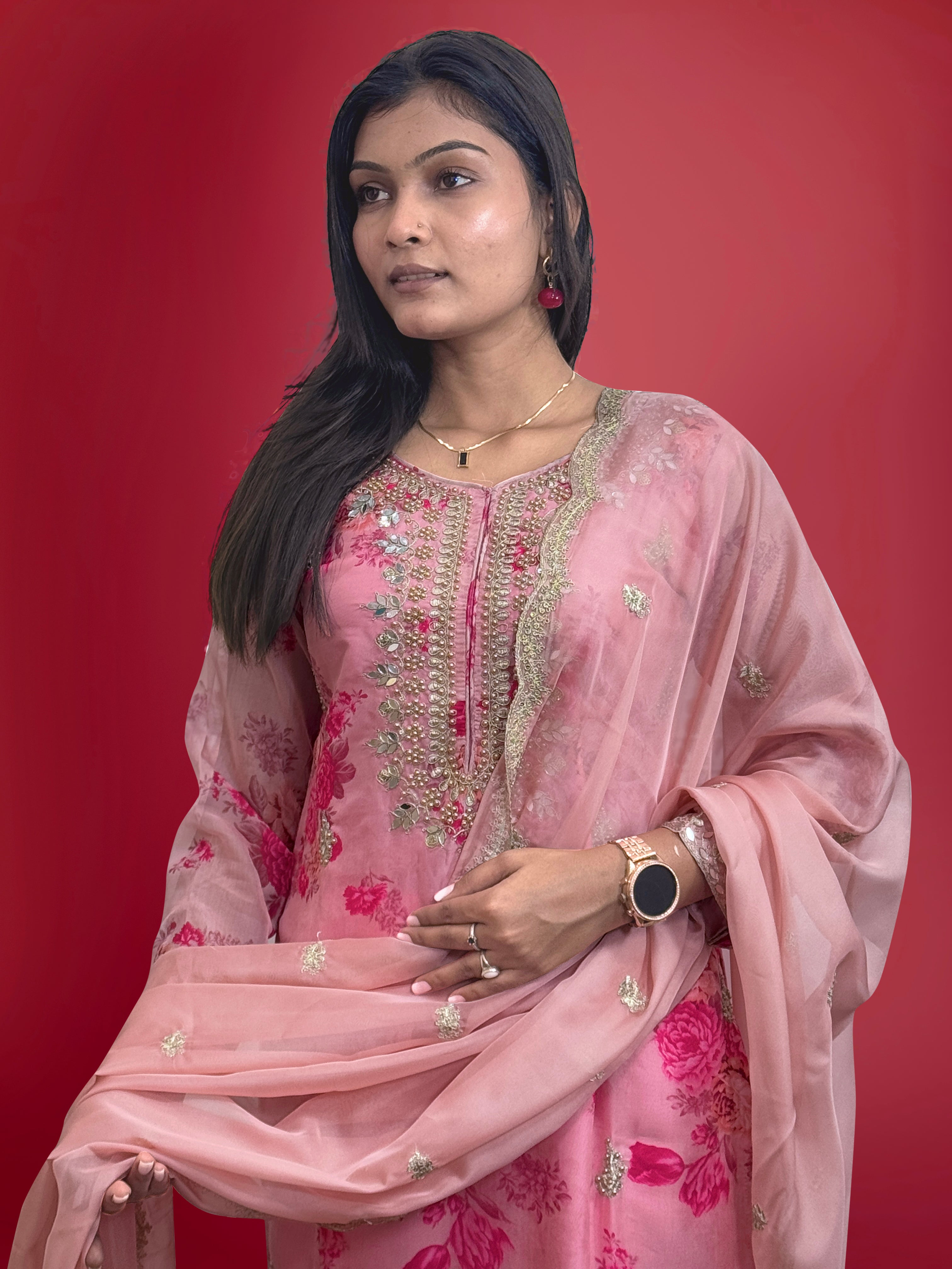 कढ़ाई कोडिंग डोरी-सीक्वेंस वर्क के साथ फैंसी टॉप-बॉटम और दुपट्टा