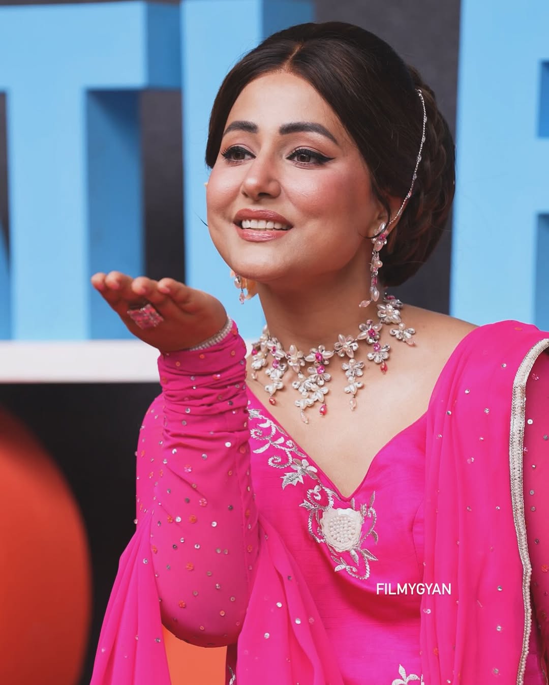 पार्टी वियर लुक खूबसूरत टॉप-लहंगा और दुपट्टा