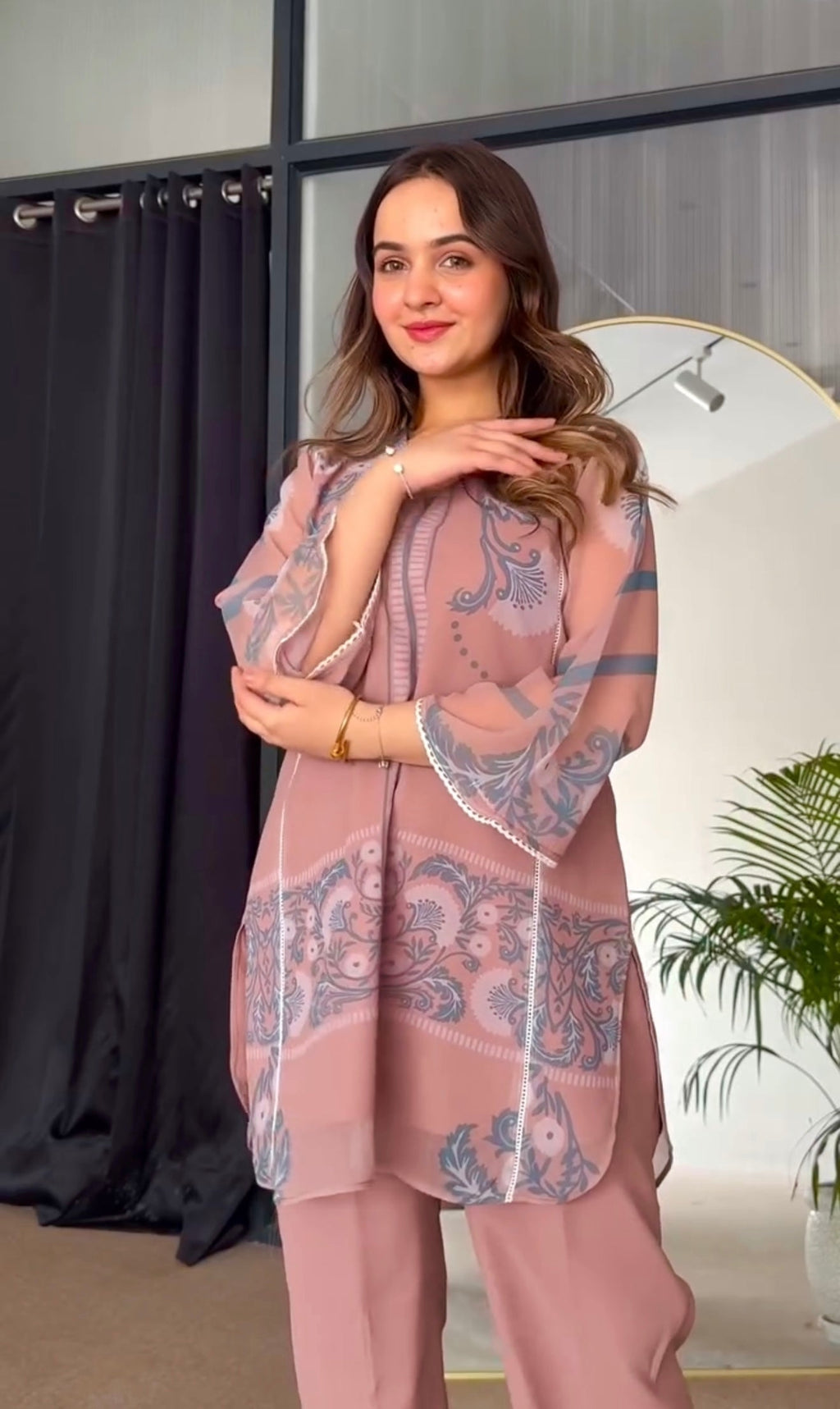 डिज़ाइनर पार्टी वियर लुक टॉप और प्लाज़ो को-ऑर्ड्स सेट