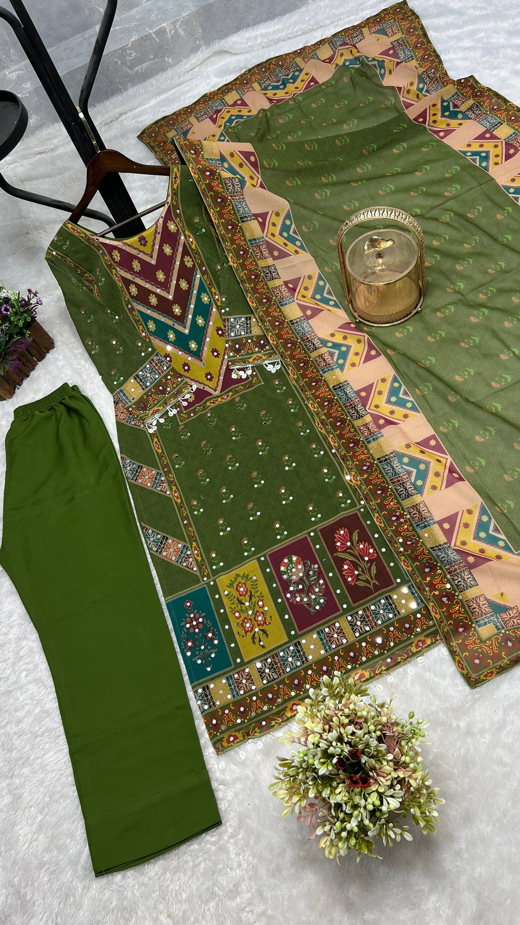 Beautiful Suit Set With Real Mirror Hand Work