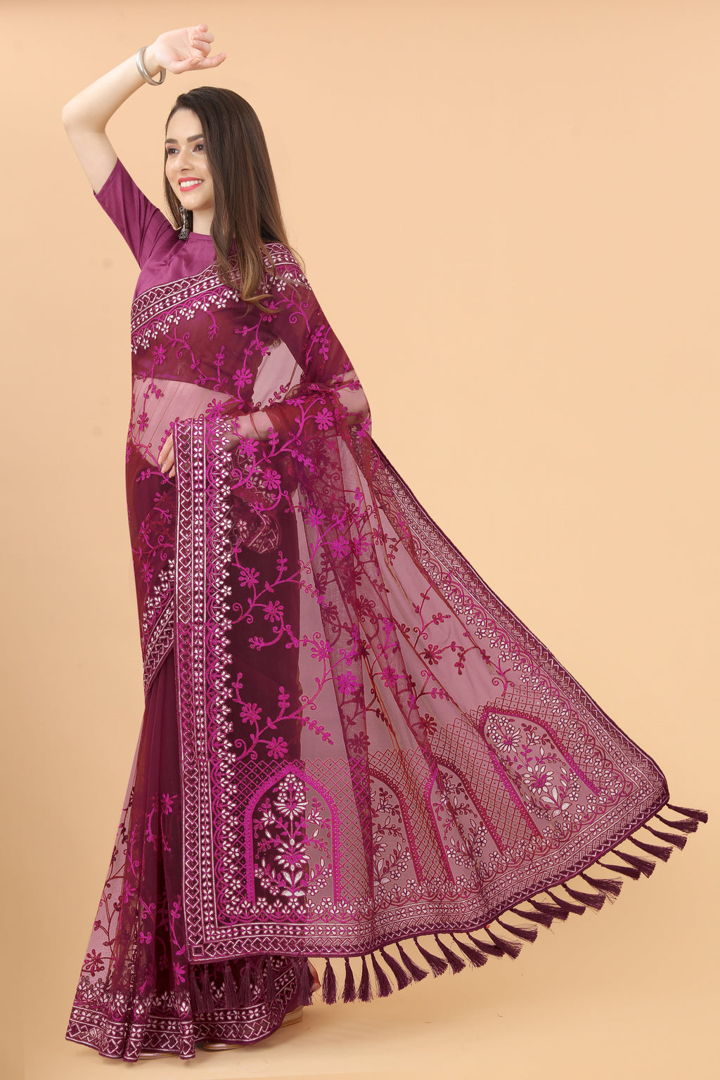डायमंड वर्क वाली पार्टी वियर डिज़ाइनर साड़ी