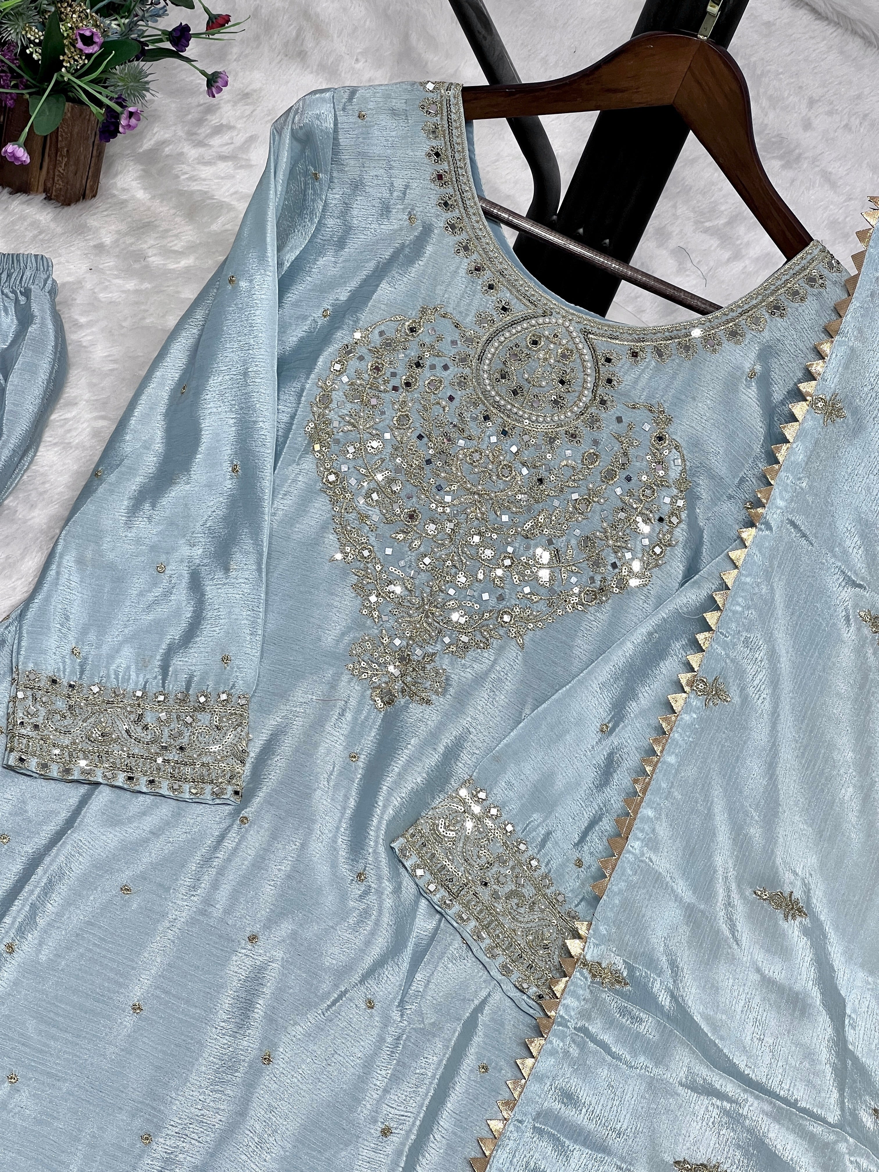 पार्टी वियर खूबसूरत टॉप-बॉटम और फैंसी दुपट्टा