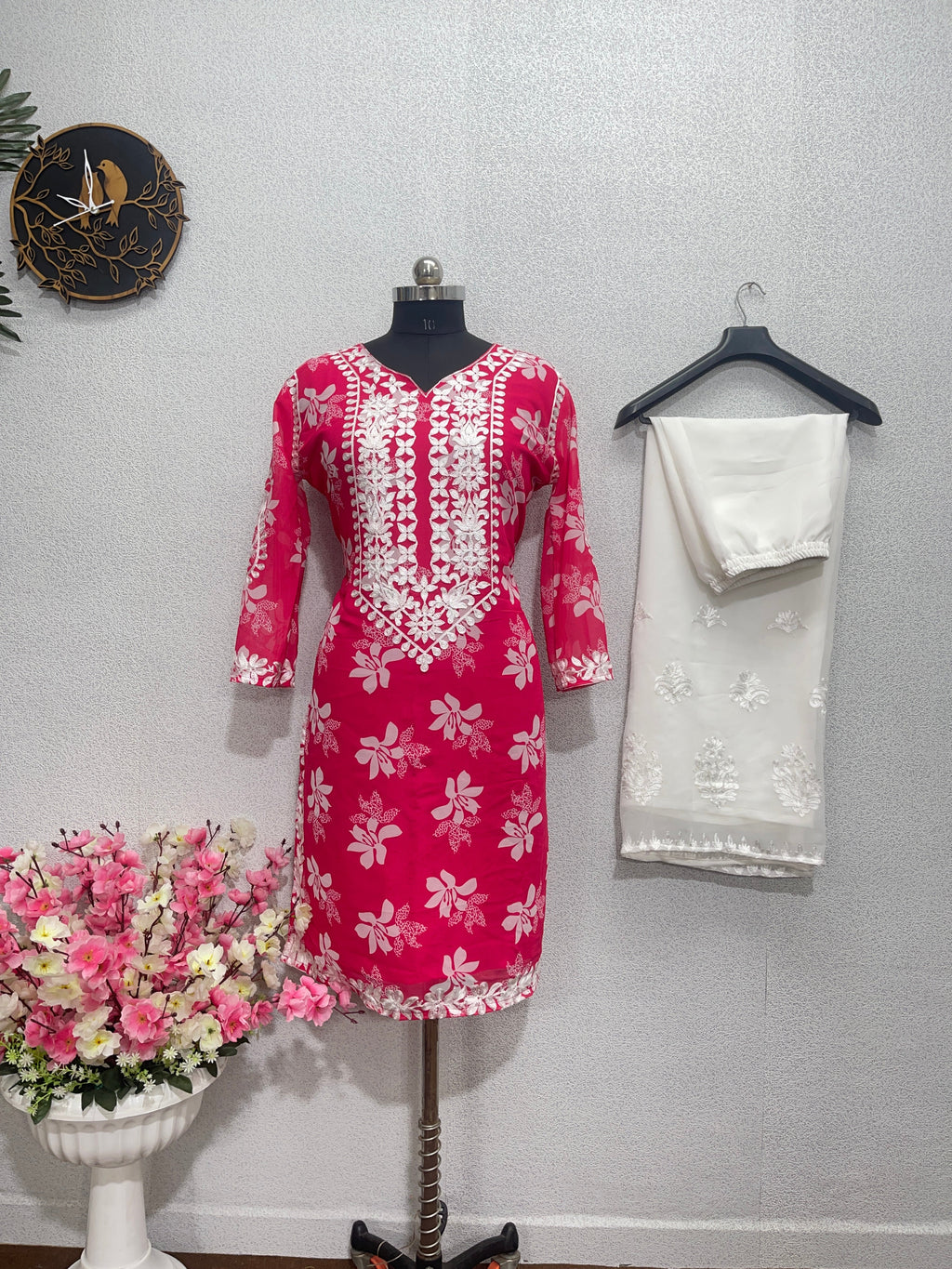 फैंसी डिजिटल प्रिंट के साथ सुंदर टॉप प्लाज़ो