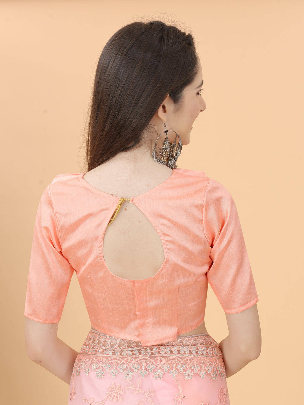 डायमंड वर्क वाली पार्टी वियर डिज़ाइनर साड़ी