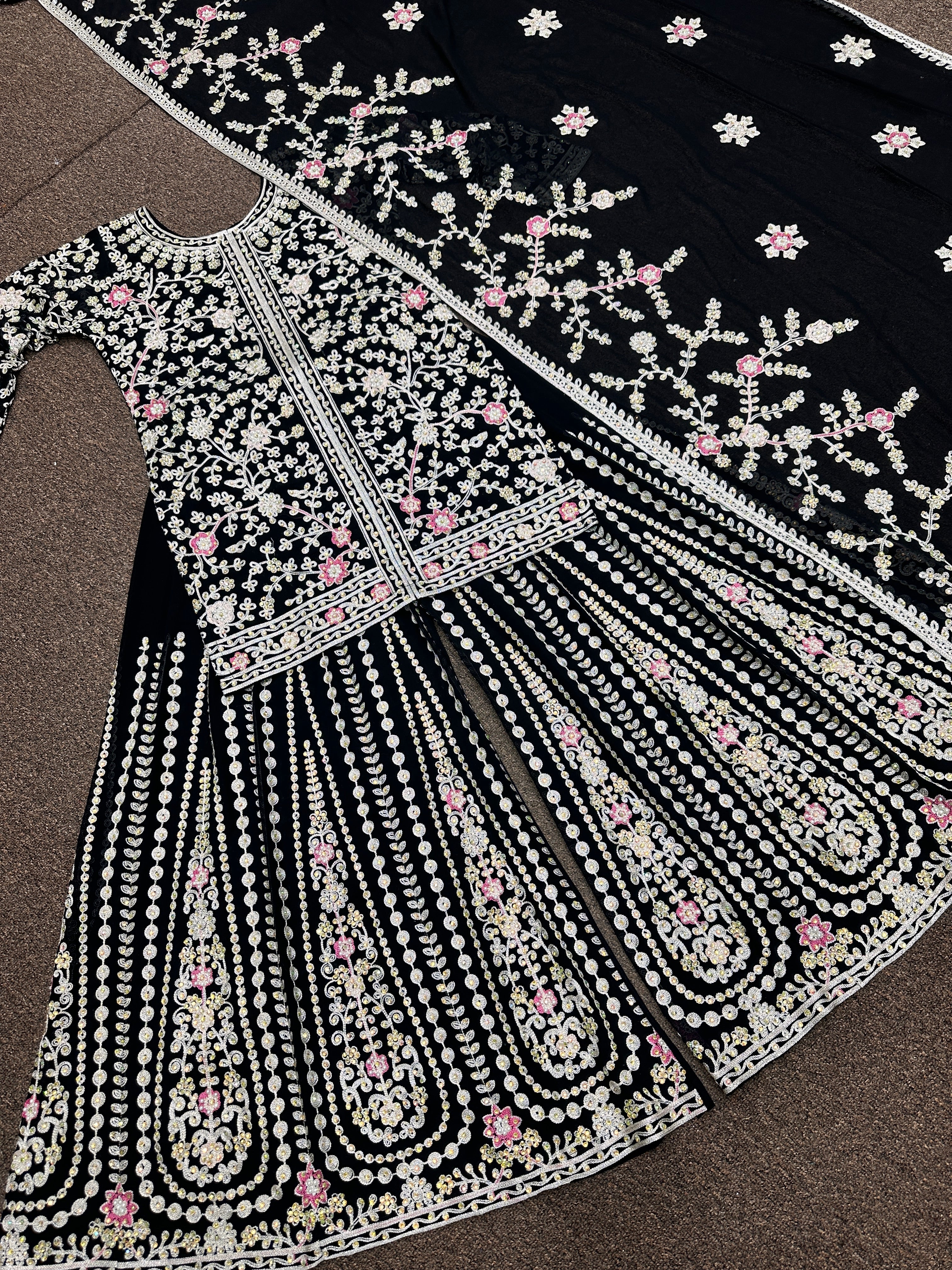 फैंसी टॉप - गरारा और स्टोन हैंड वर्क वाला फैंसी दुपट्टा