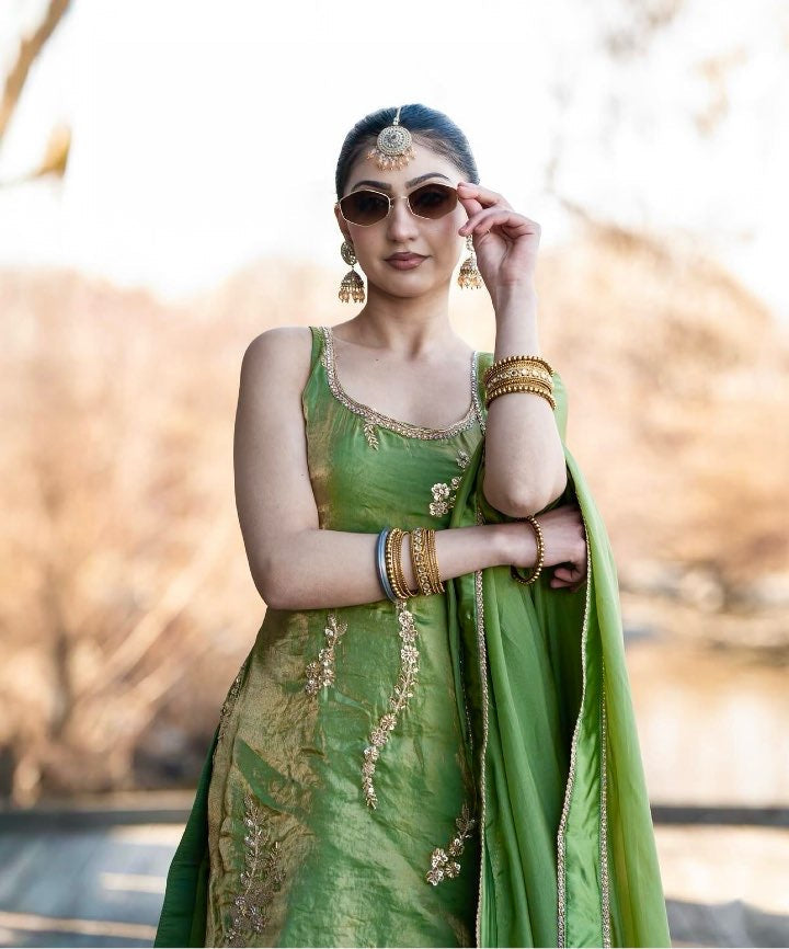 डिज़ाइनर पार्टी वियर लुक हैवी फेंडी सिल्क टॉप फर्शी और दुपट्टा