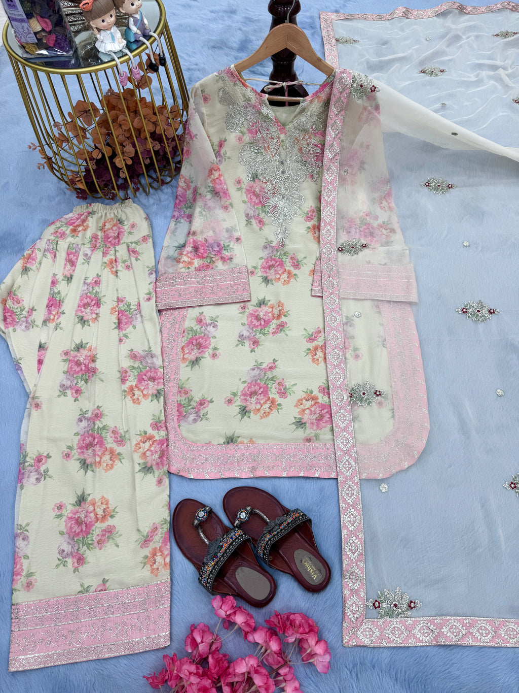 पार्टी वियर डिज़ाइनर टॉप-बॉटम और खूबसूरत दुपट्टा 