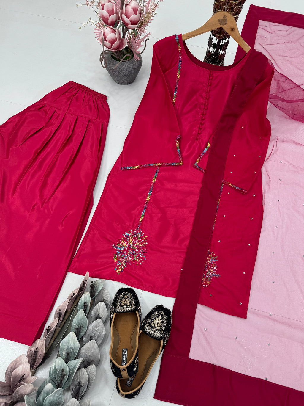 डिज़ाइनर पार्टी वियर टॉप-बॉटम और खूबसूरत दुपट्टा 