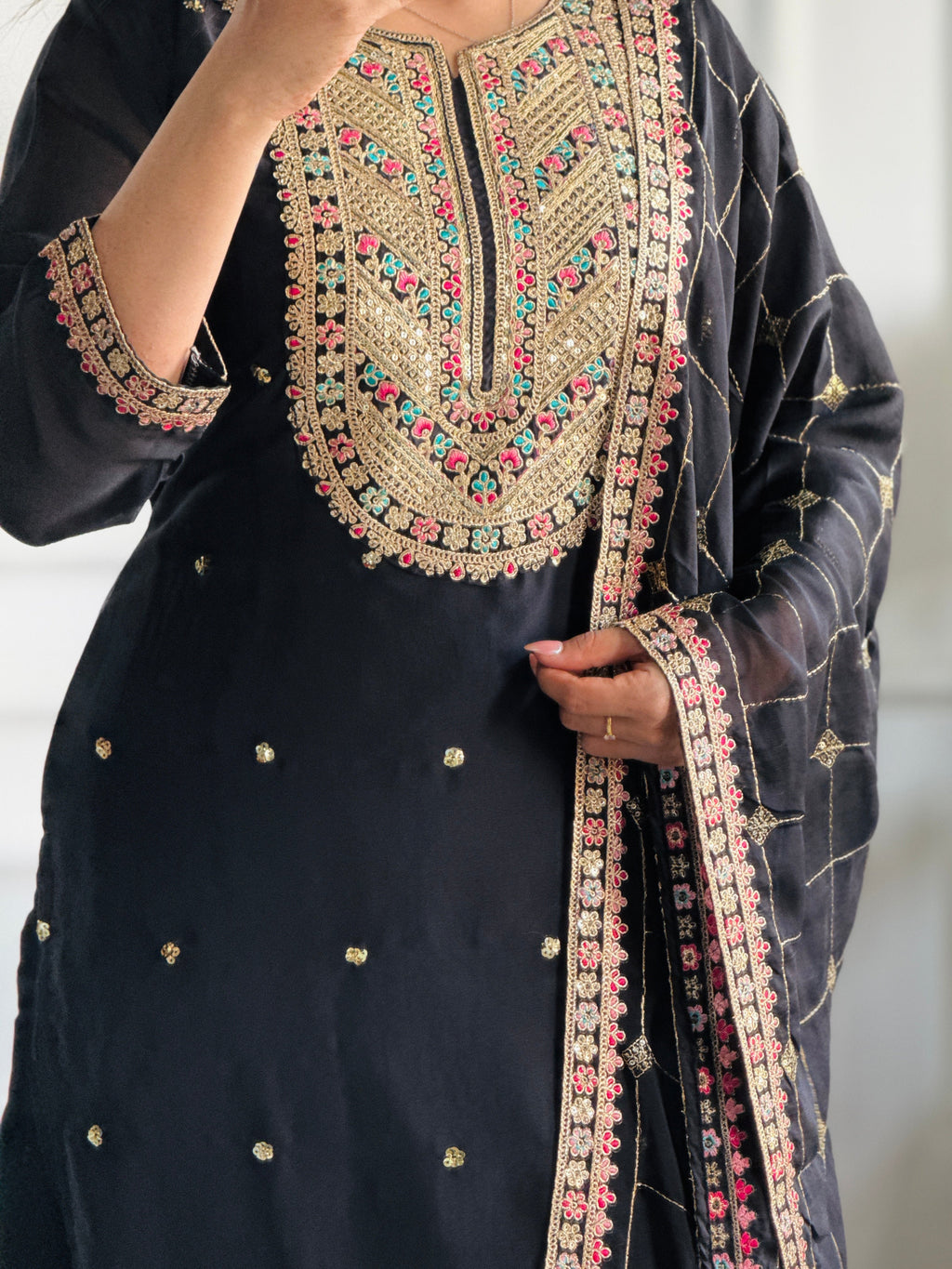 Beautiful Party Wear Suit Pent And Fancy Dupatta