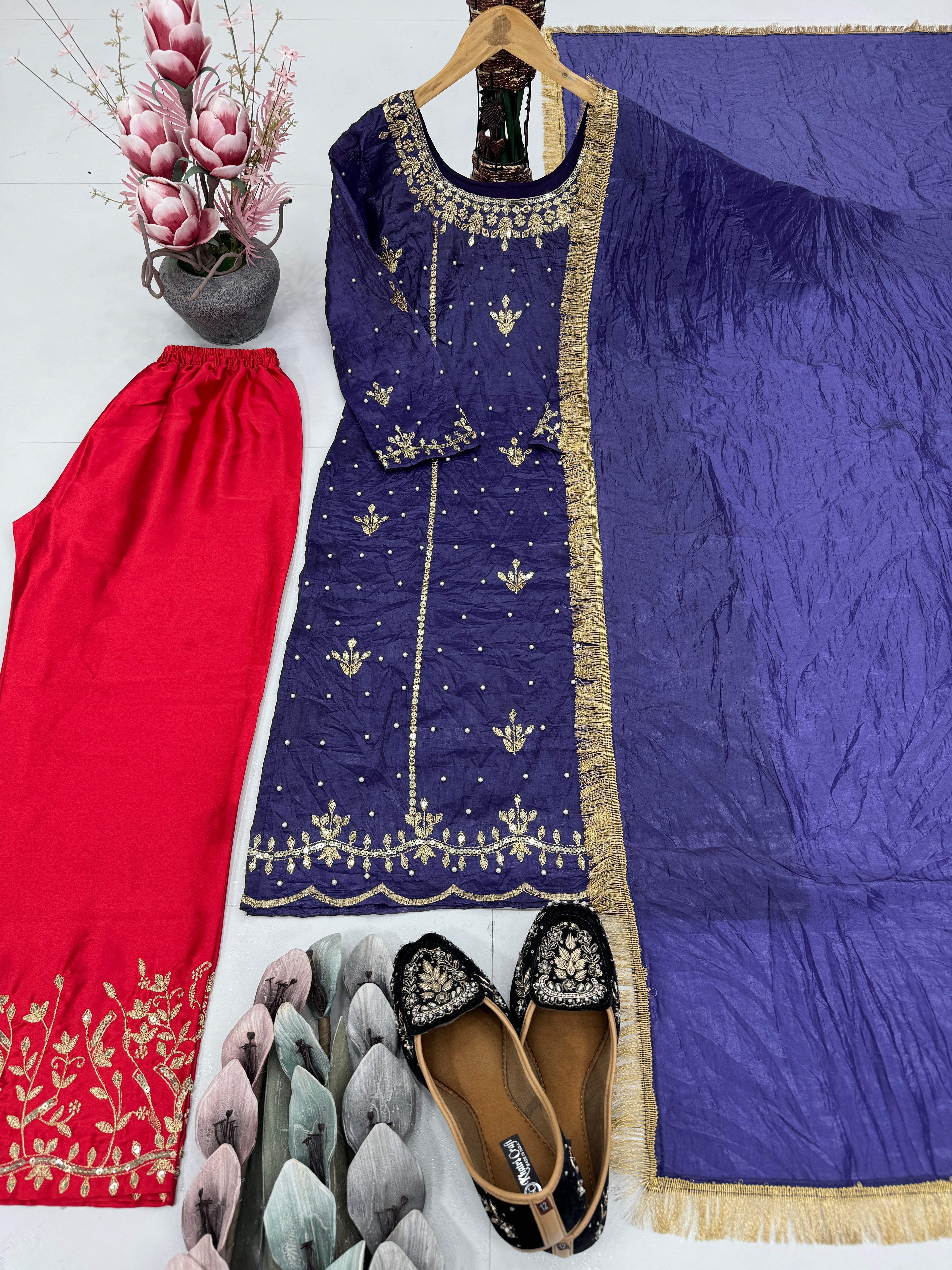 पार्टी वियर लुक: दुपट्टे के साथ टॉप और बॉटम में खूबसूरत दिखें