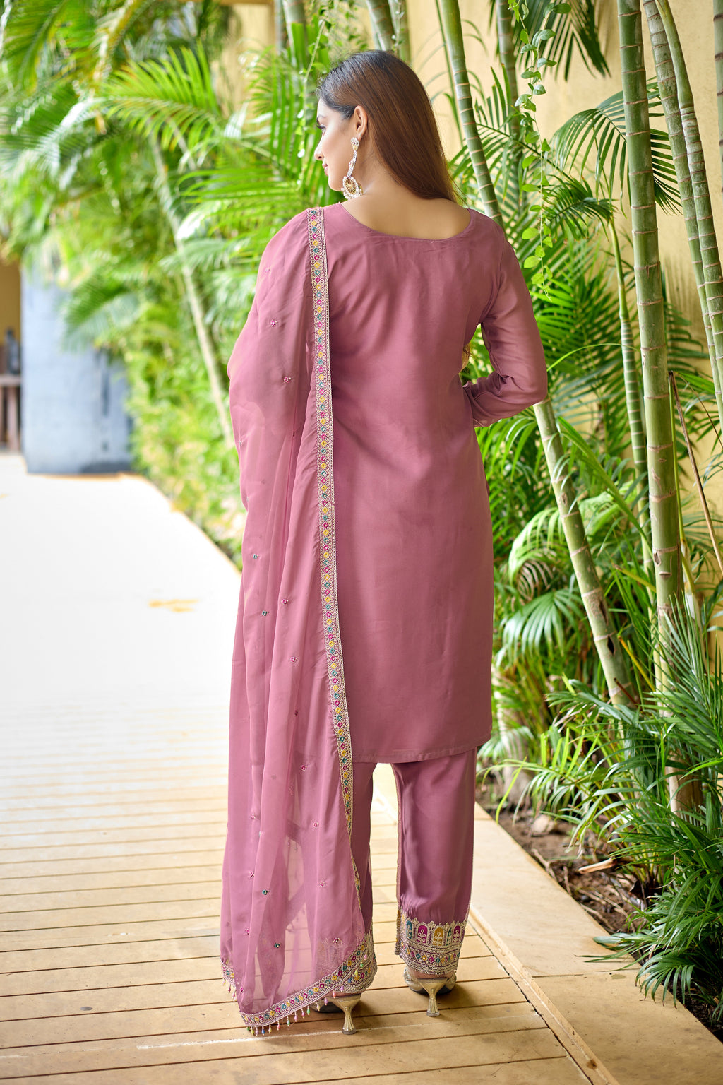 डिज़ाइनर पार्टी वियर लुक टॉप पेंट और दुपट्टा