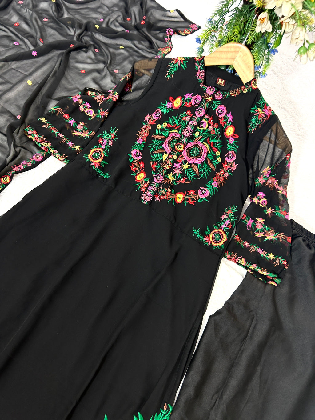 पार्टी वियर डिज़ाइनर टॉप-बॉटम और दुपट्टा