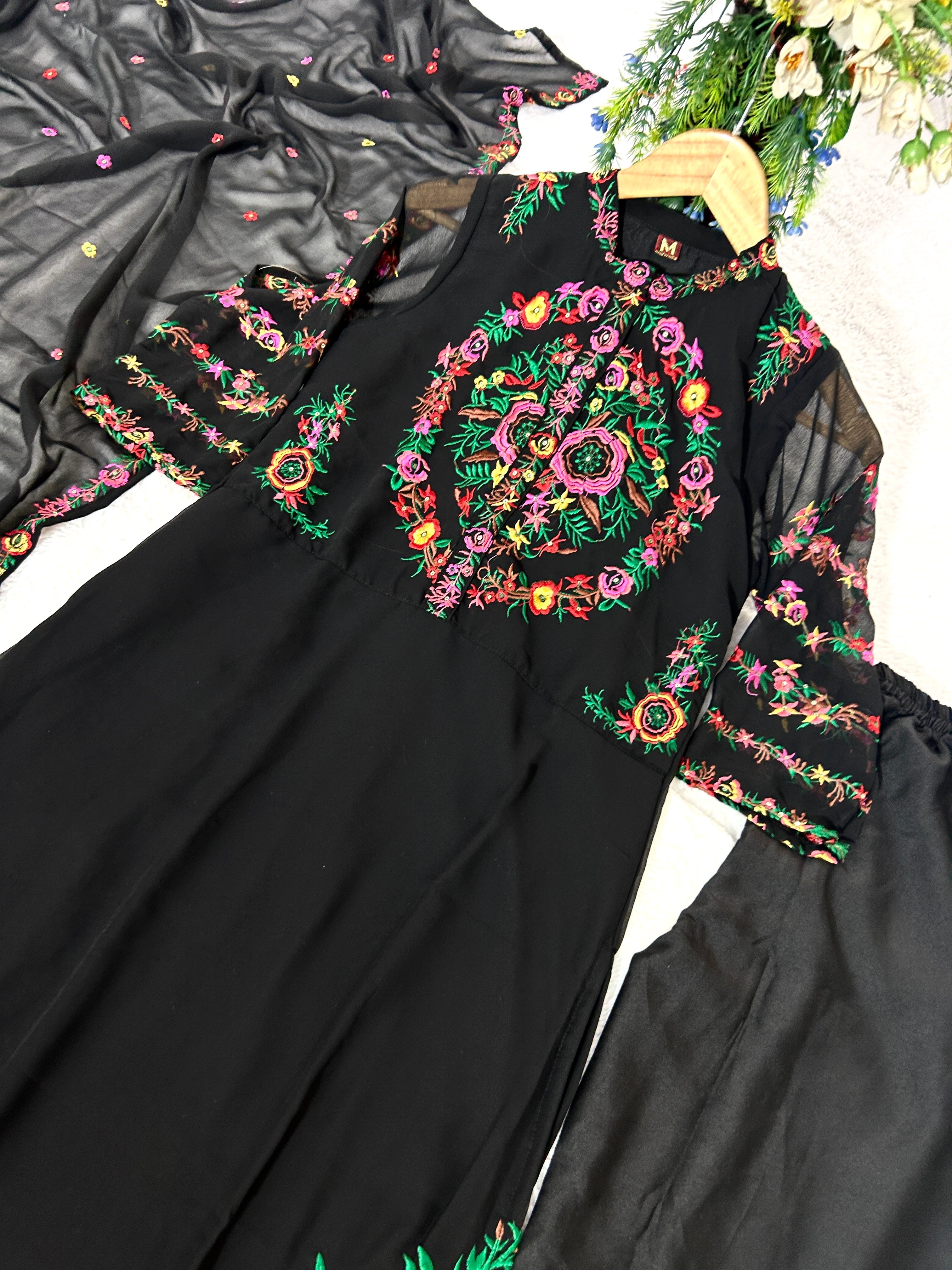 पार्टी वियर डिज़ाइनर टॉप-बॉटम और दुपट्टा