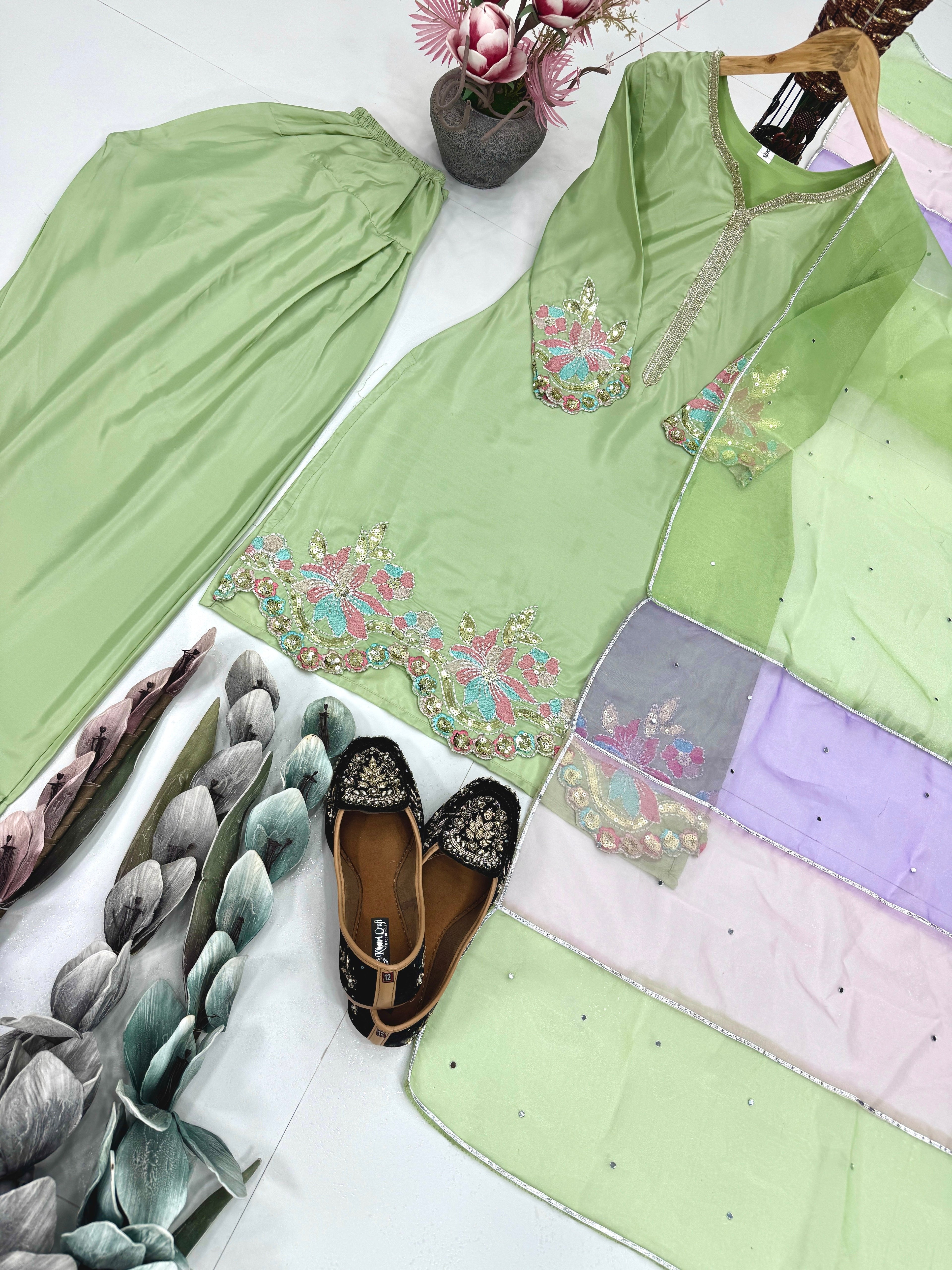 पार्टी वियर लुक डिज़ाइनर टॉप और बॉटम दुपट्टे के साथ