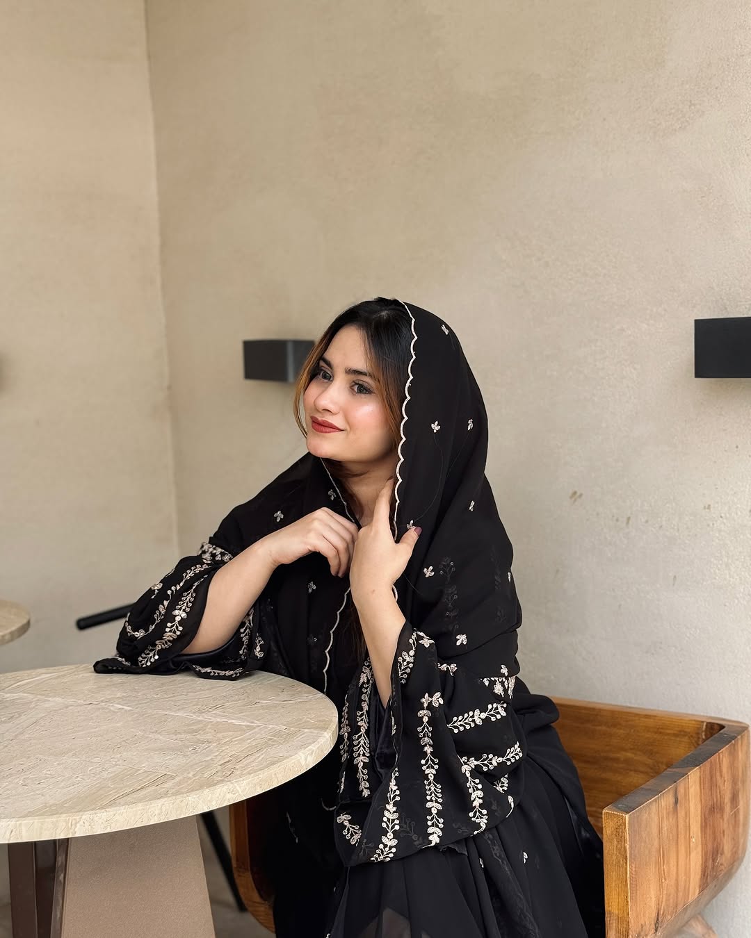 डिज़ाइनर पार्टी वियर लुक टॉप प्लाज़ो और दुपट्टा सेट