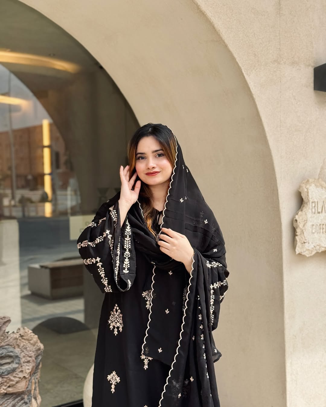 डिज़ाइनर पार्टी वियर लुक टॉप प्लाज़ो और दुपट्टा सेट