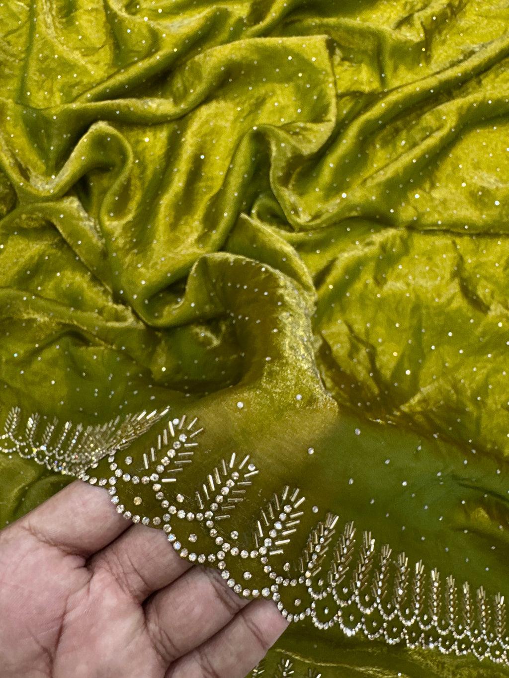 खूबसूरत जरखान डायमंड वर्क वाली पार्टी वियर साड़ी