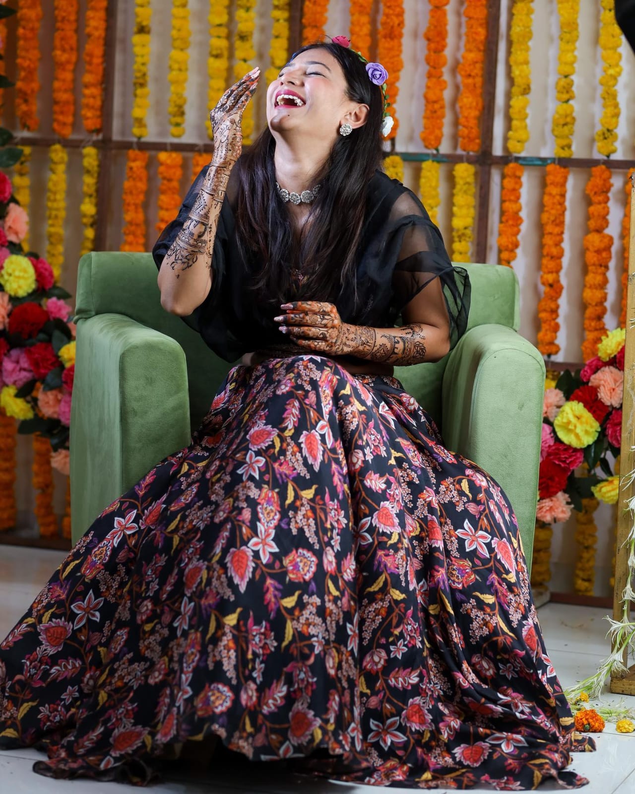 पार्टी वियर खूबसूरत प्रिंट के साथ खूबसूरत लहंगा चोली