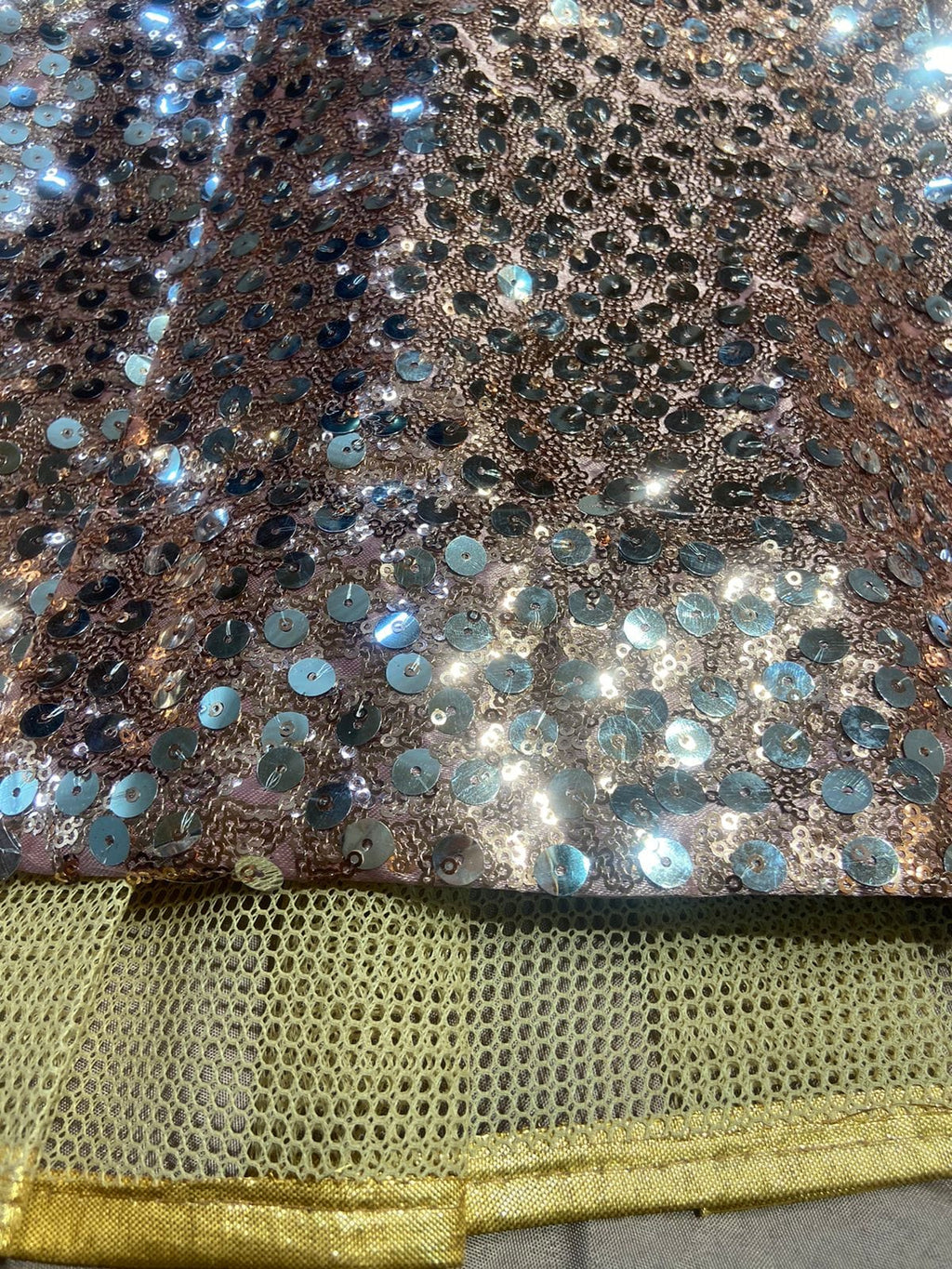 पार्टी वियर सुंदर लहंगा चोली हैवी सीक्वेंस वर्क के साथ