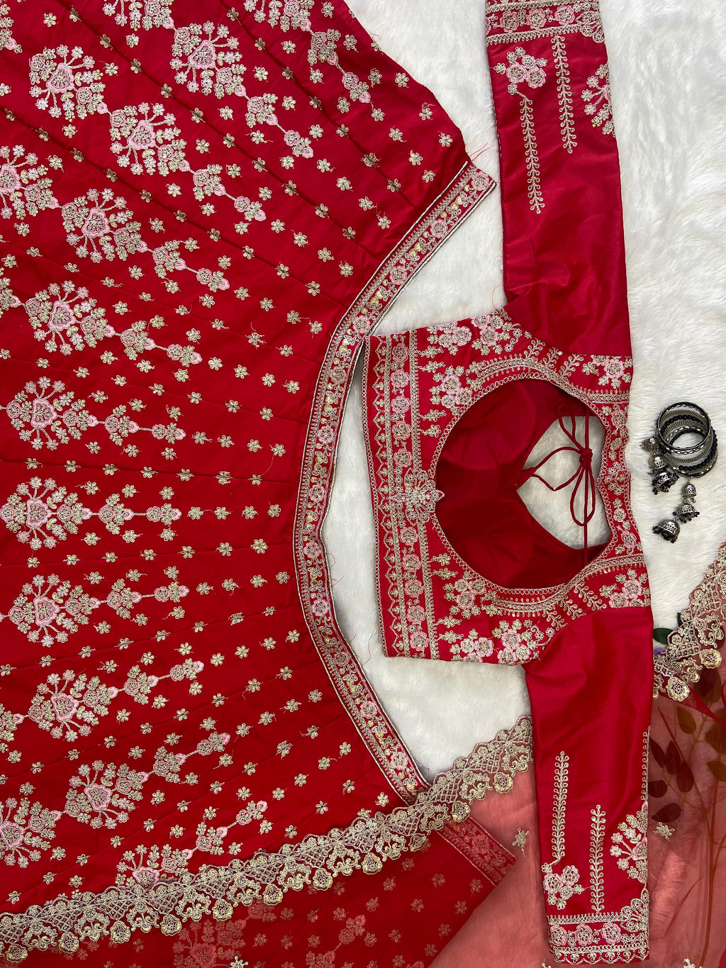 Designer Lehenga Choli With Beautiful Thread Embroidery