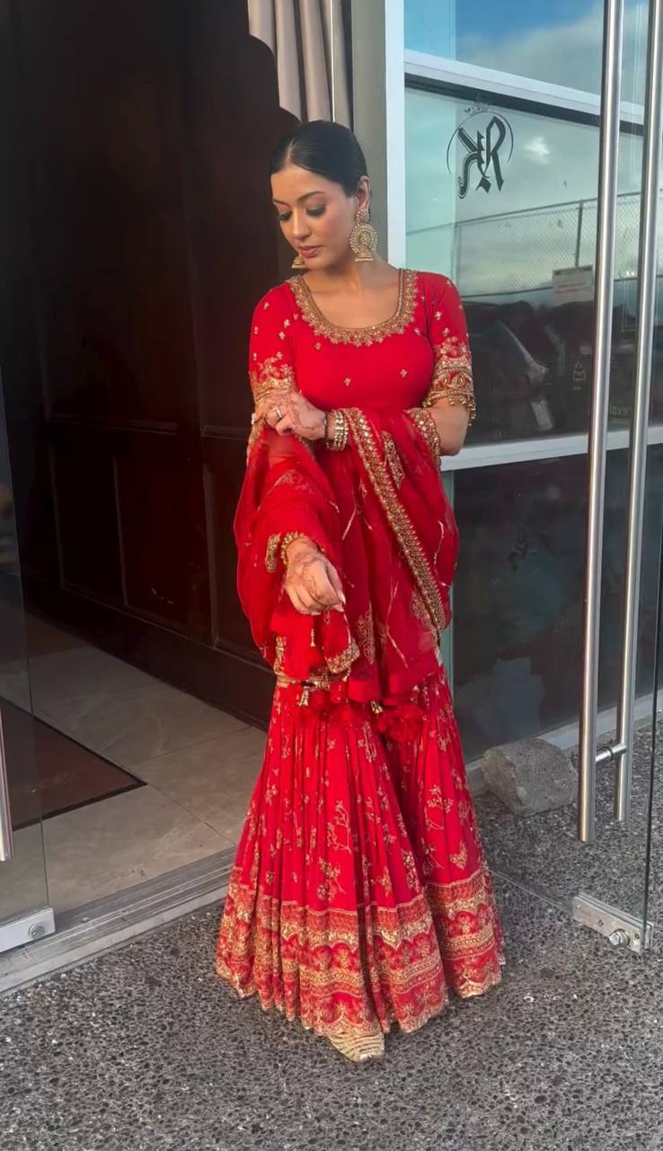 डिज़ाइनर पार्टी वियर लुक टॉप, शरारा प्लाज़ो और दुपट्टा