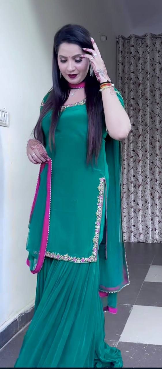 पार्टी वियर डिज़ाइनर टॉप-बॉटम और कढ़ाई वर्क वाला दुपट्टा