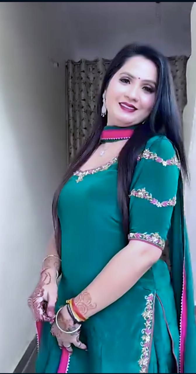 पार्टी वियर डिज़ाइनर टॉप-बॉटम और कढ़ाई वर्क वाला दुपट्टा