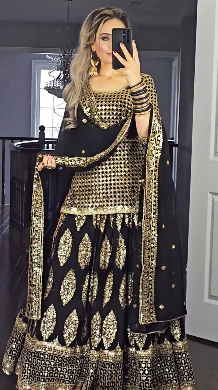नए फैंसी स्टाइल में डिज़ाइनर पार्टी वियर लहंगा-टॉप